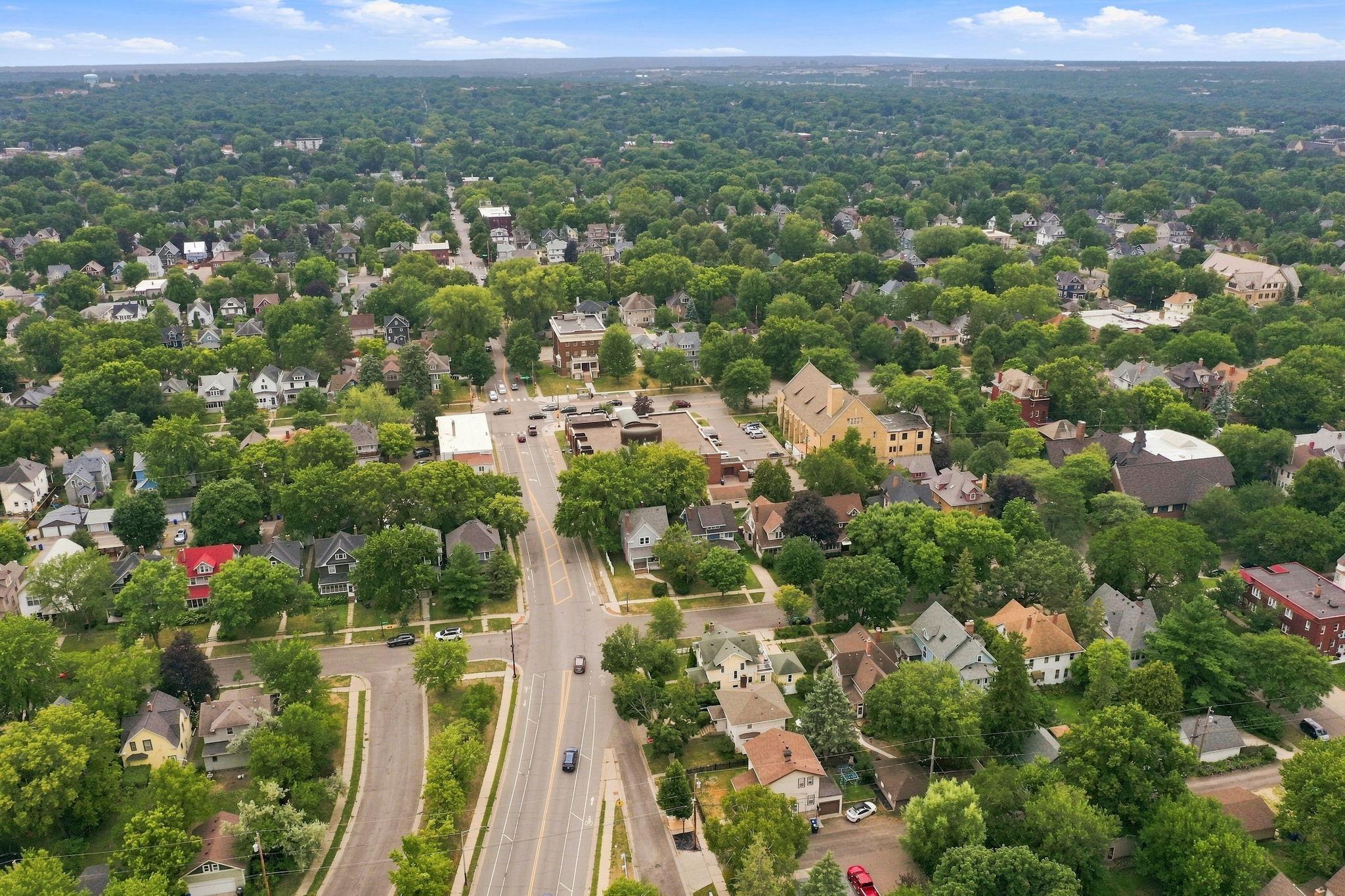 View of Residential at 1822 Iglehart Avenue, Saint Paul MN 55104, Saint Paul (39 of 46) - Mike Wilen | Minnesota Team Real Estate