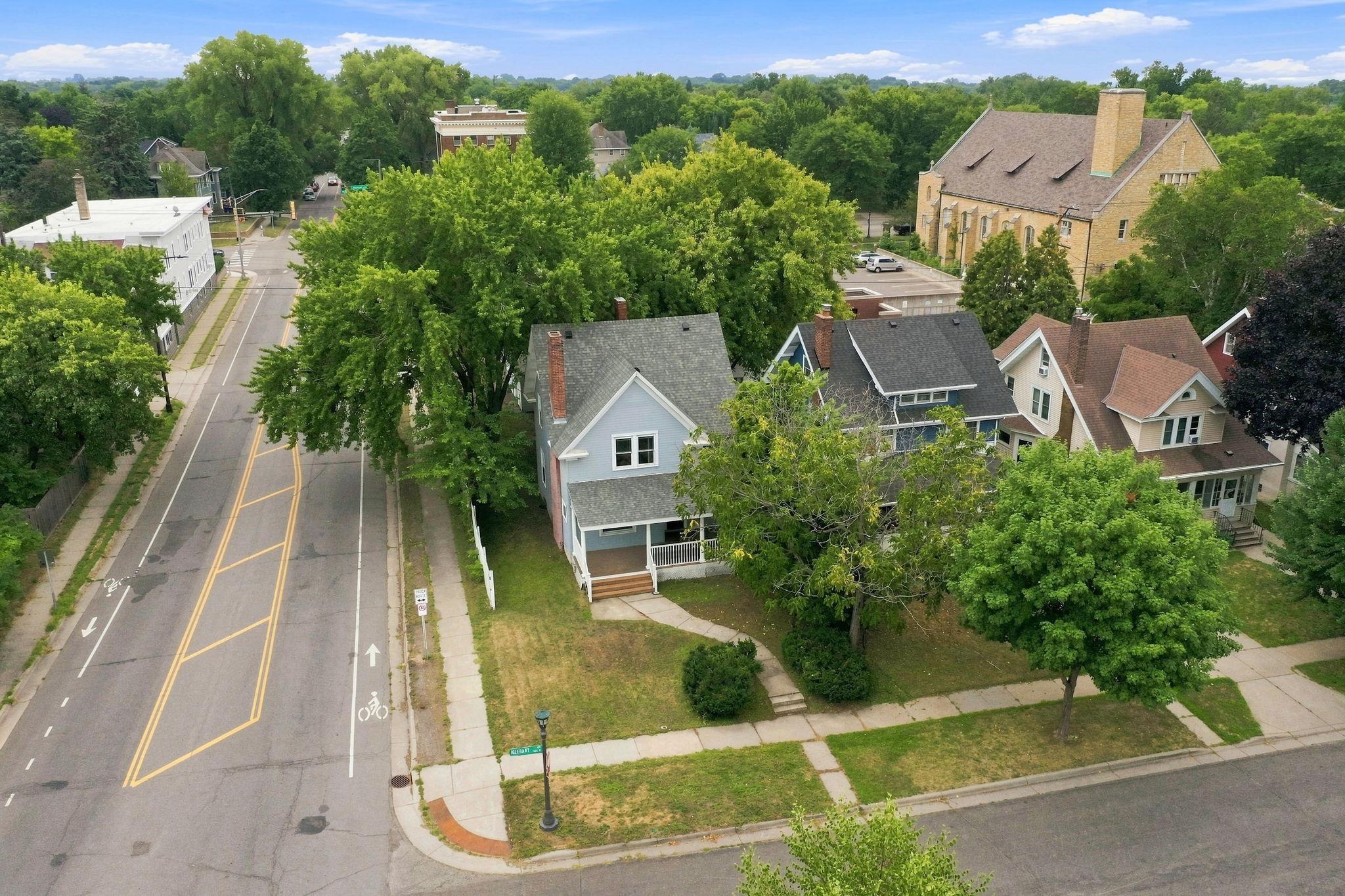 View of Residential at 1822 Iglehart Avenue, Saint Paul MN 55104, Saint Paul (35 of 46) - Mike Wilen | Minnesota Team Real Estate