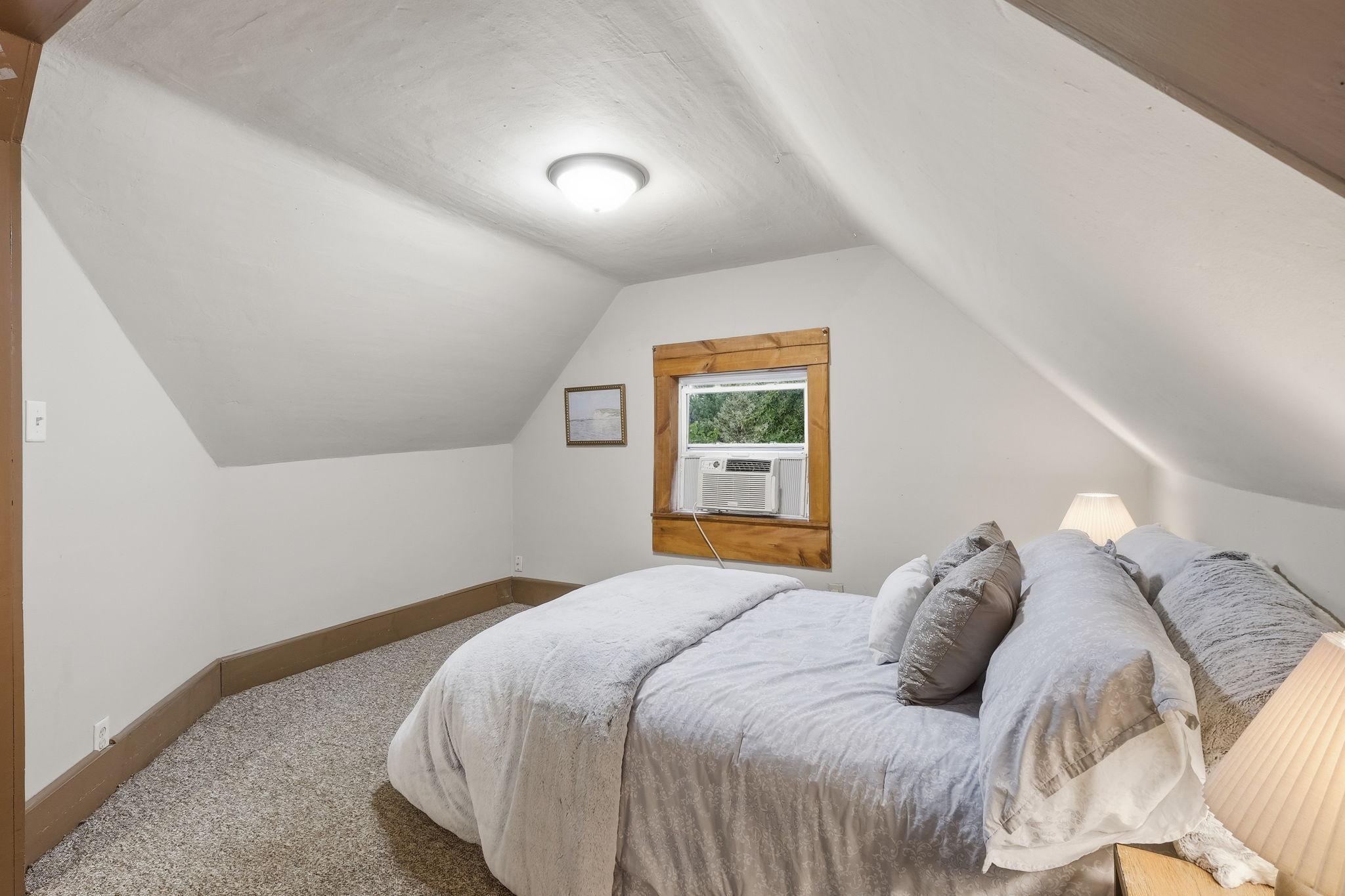 View of Residential at 1822 Iglehart Avenue, Saint Paul MN 55104, Saint Paul (21 of 46) - Mike Wilen | Minnesota Team Real Estate
