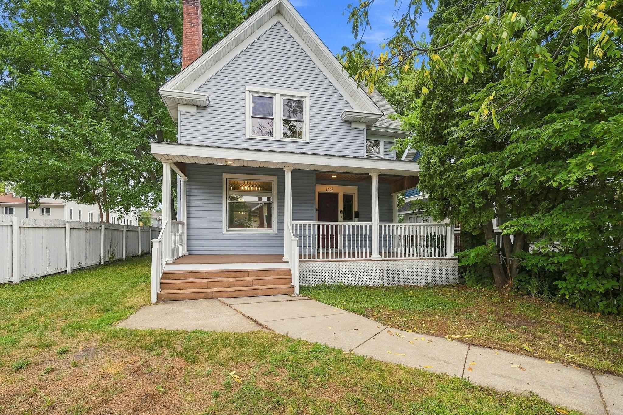 View of Residential at 1822 Iglehart Avenue, Saint Paul MN 55104, Saint Paul (3 of 46) - Mike Wilen | Minnesota Team Real Estate