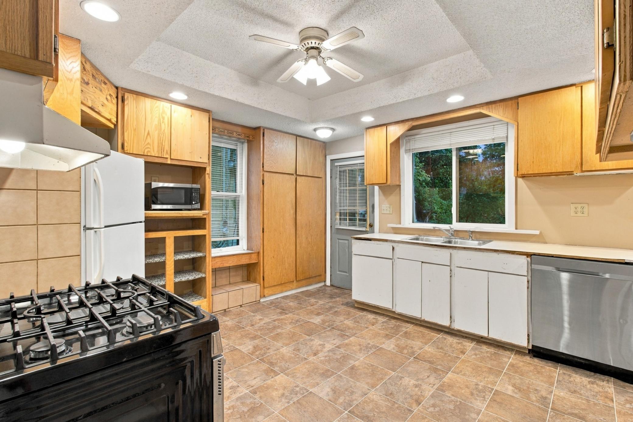 View of Residential at 430 Michigan Street, Saint Paul MN 55102, Saint Paul (10 of 37) - Mike Wilen | Minnesota Team Real Estate