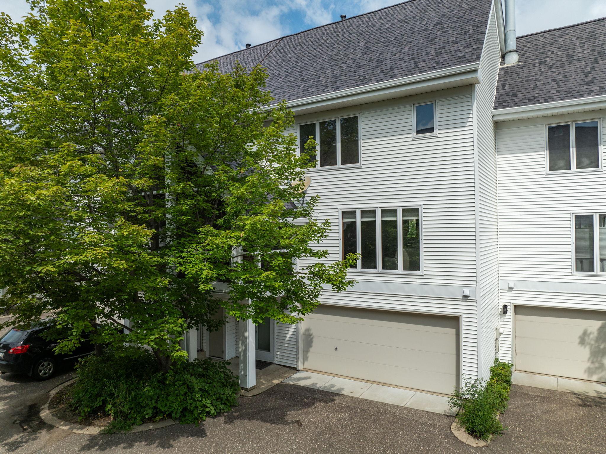 View of Residential at 921 / 923 Dartmouth Place, Minneapolis MN 55414, Minneapolis (2 of 34) - Mike Wilen | Minnesota Team Real Estate