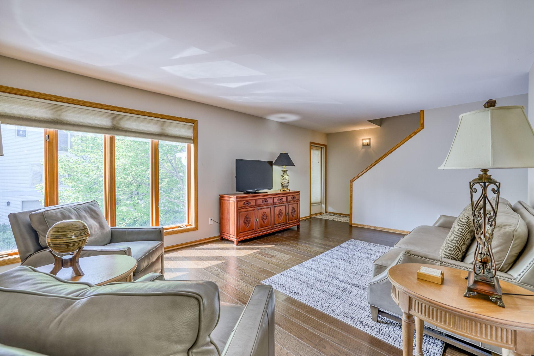 View of Residential at 921 / 923 Dartmouth Place, Minneapolis MN 55414, Minneapolis (4 of 34) - Mike Wilen | Minnesota Team Real Estate