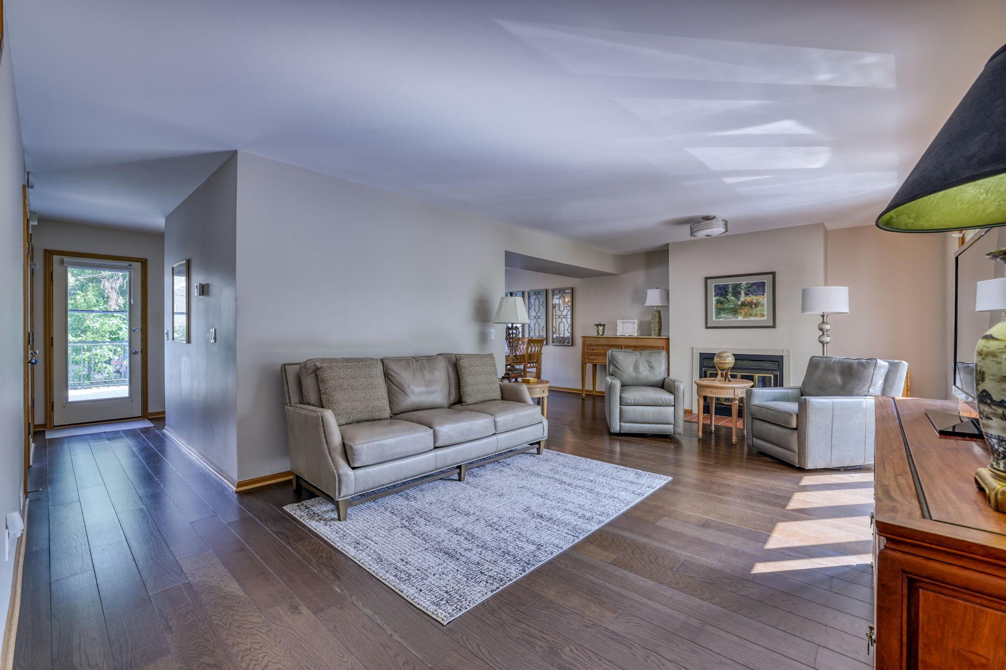 View of Residential at 921 / 923 Dartmouth Place, Minneapolis MN 55414, Minneapolis (5 of 34) - Mike Wilen | Minnesota Team Real Estate
