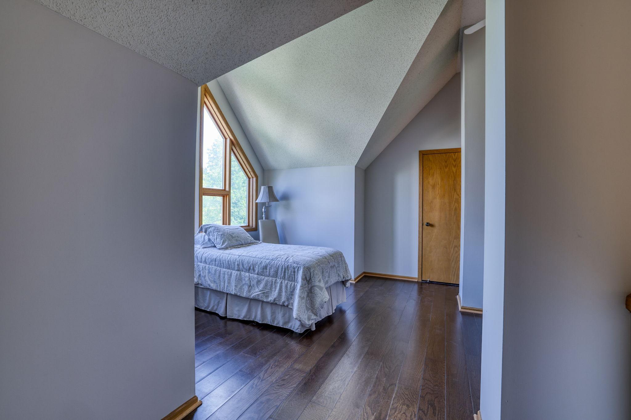 View of Residential at 921 / 923 Dartmouth Place, Minneapolis MN 55414, Minneapolis (19 of 34) - Mike Wilen | Minnesota Team Real Estate