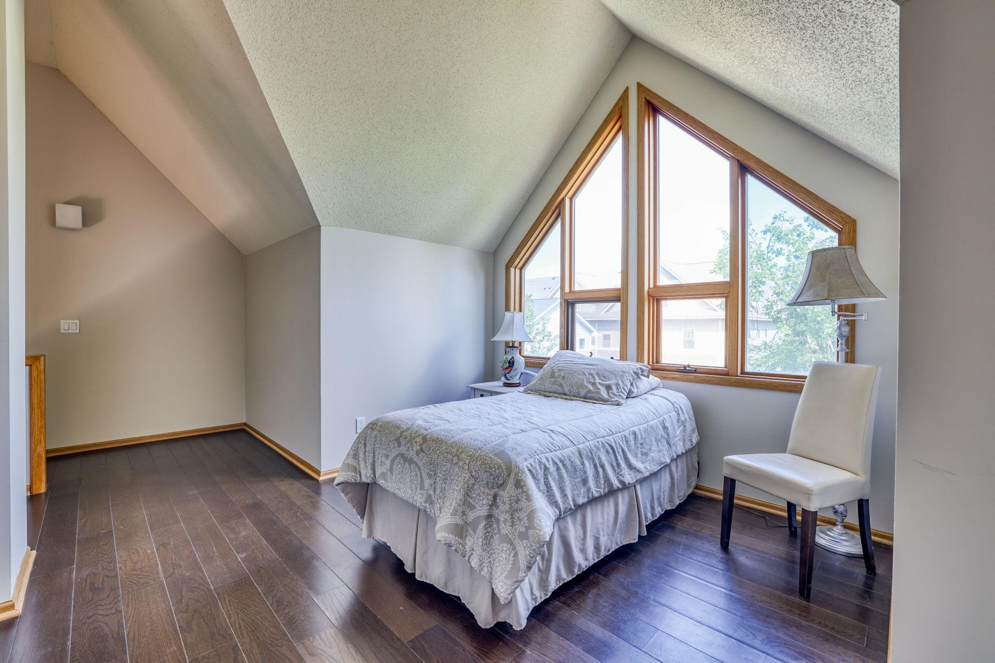 View of Residential at 921 / 923 Dartmouth Place, Minneapolis MN 55414, Minneapolis (20 of 34) - Mike Wilen | Minnesota Team Real Estate
