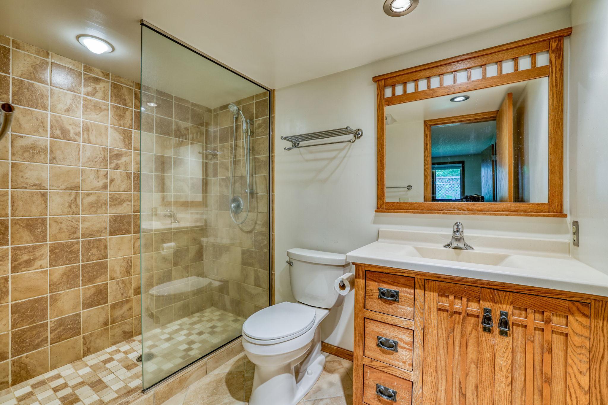 View of Residential at 921 / 923 Dartmouth Place, Minneapolis MN 55414, Minneapolis (25 of 34) - Mike Wilen | Minnesota Team Real Estate