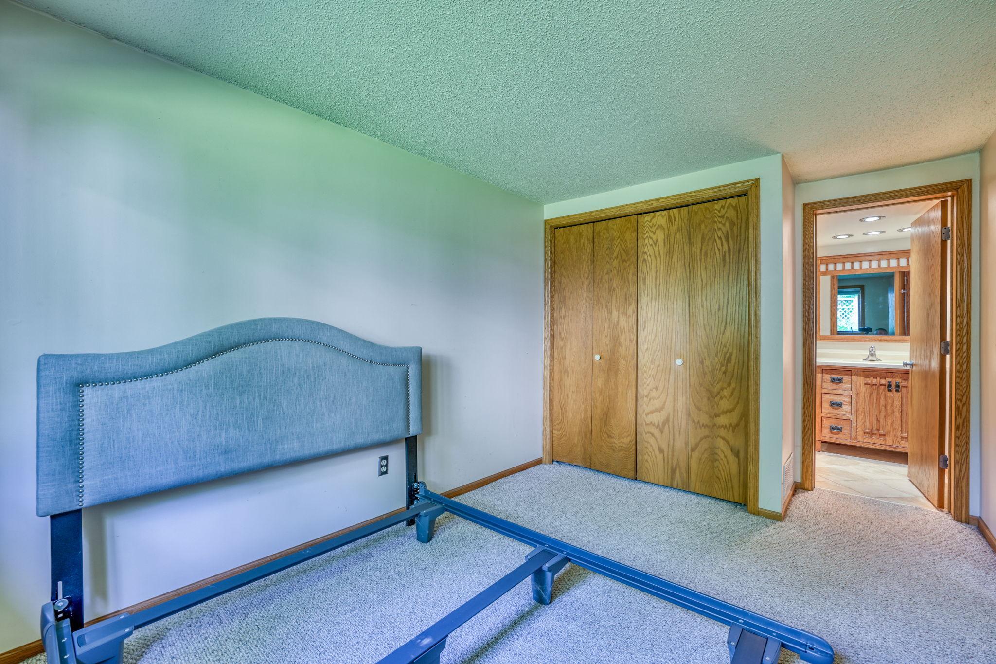 View of Residential at 921 / 923 Dartmouth Place, Minneapolis MN 55414, Minneapolis (27 of 34) - Mike Wilen | Minnesota Team Real Estate