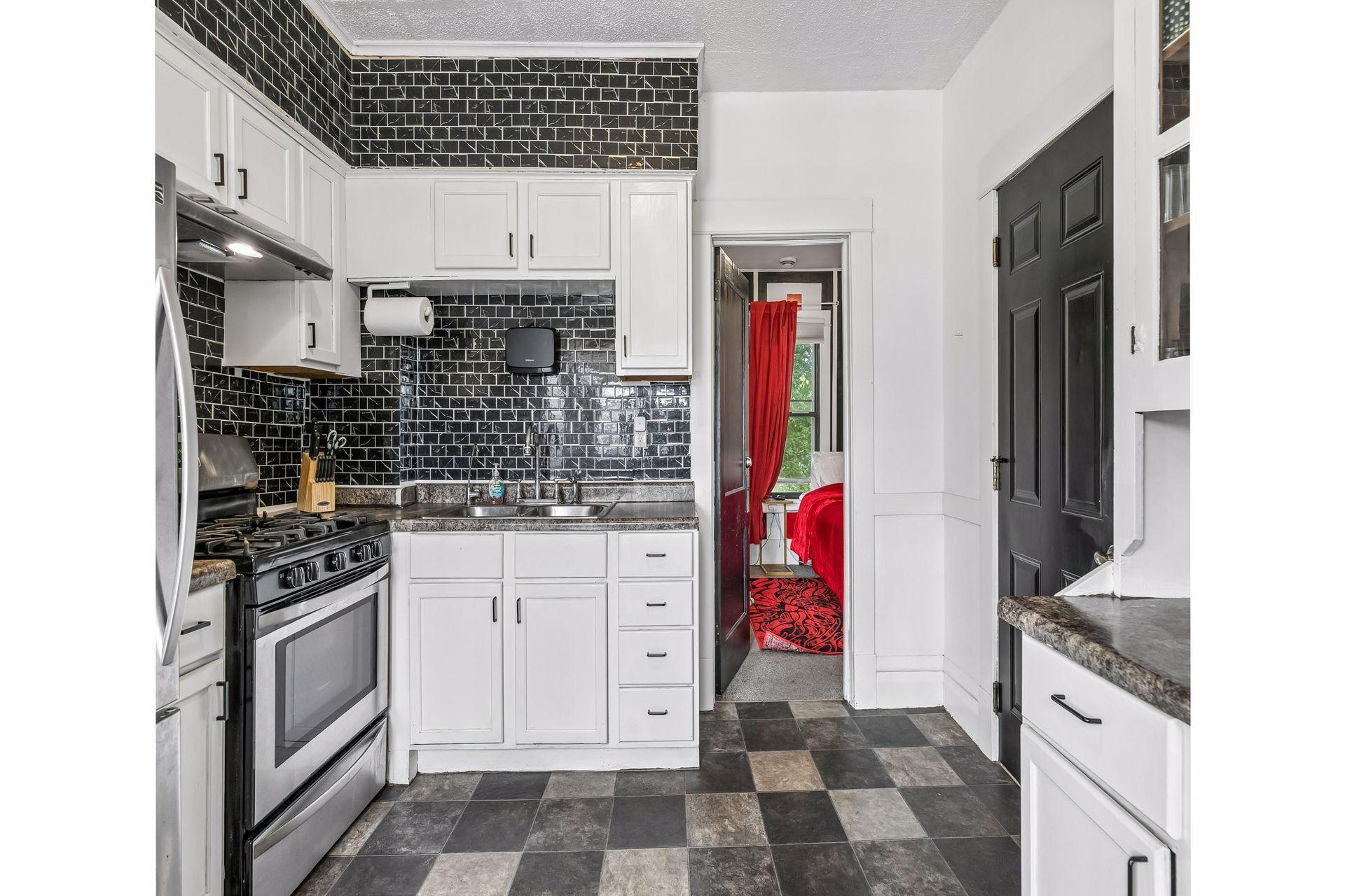 View of Residential Income at 393 Geranium Avenue, Saint Paul MN 55130, Saint Paul (22 of 43) - Mike Wilen | Minnesota Team Real Estate