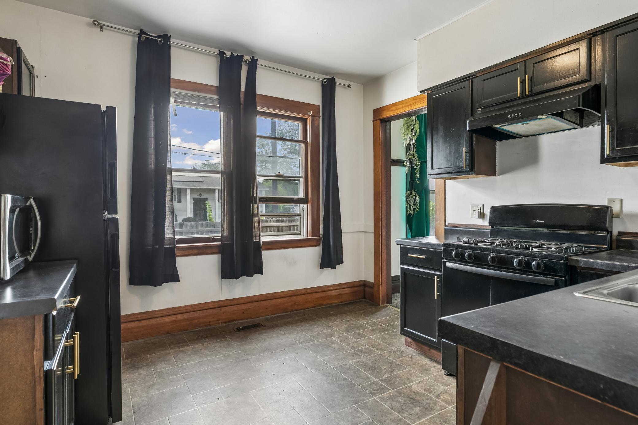 View of Residential Income at 393 Geranium Avenue, Saint Paul MN 55130, Saint Paul (9 of 43) - Mike Wilen | Minnesota Team Real Estate