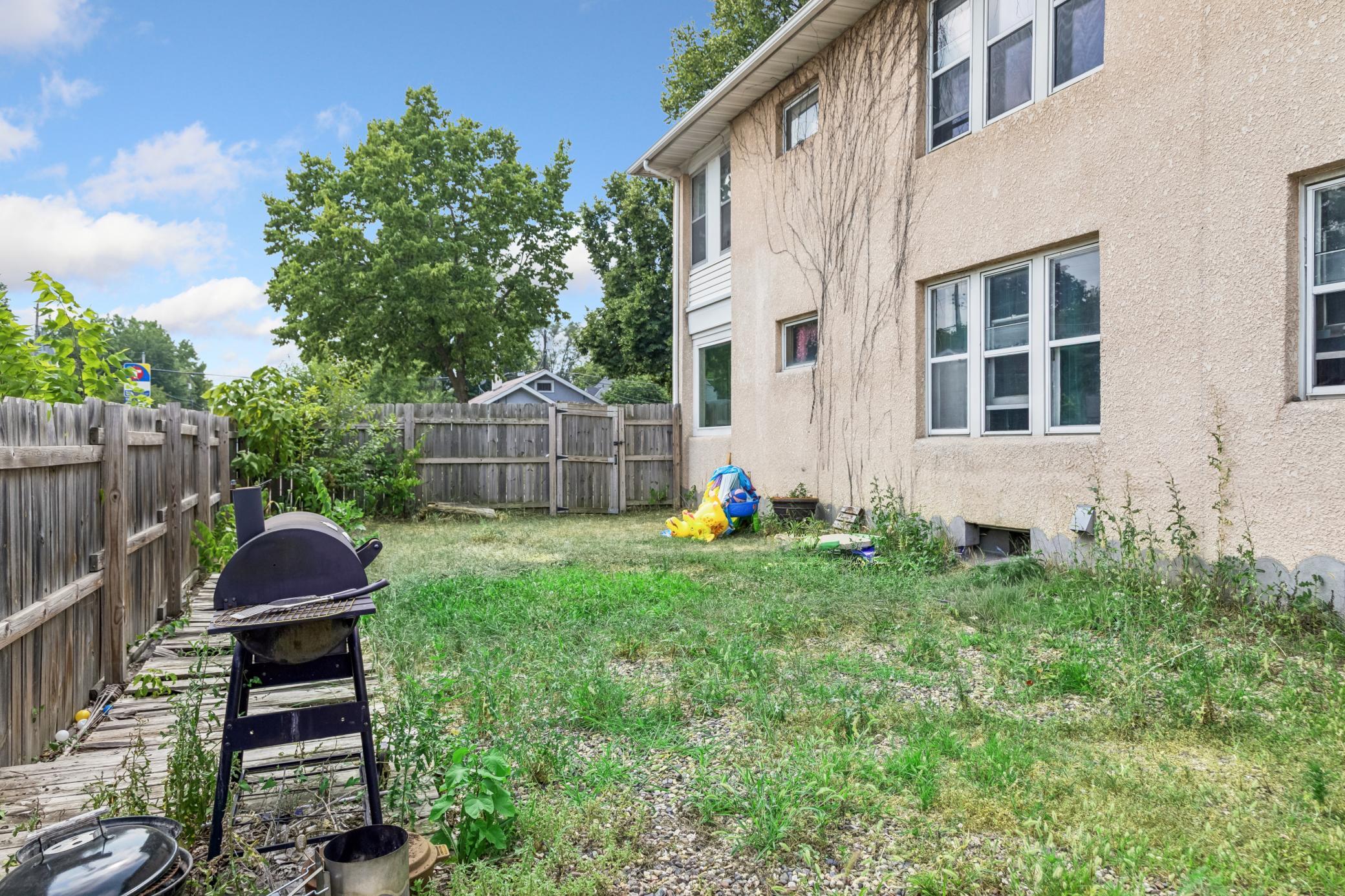 View of Residential Income at 393 Geranium Avenue, Saint Paul MN 55130, Saint Paul (38 of 43) - Mike Wilen | Minnesota Team Real Estate