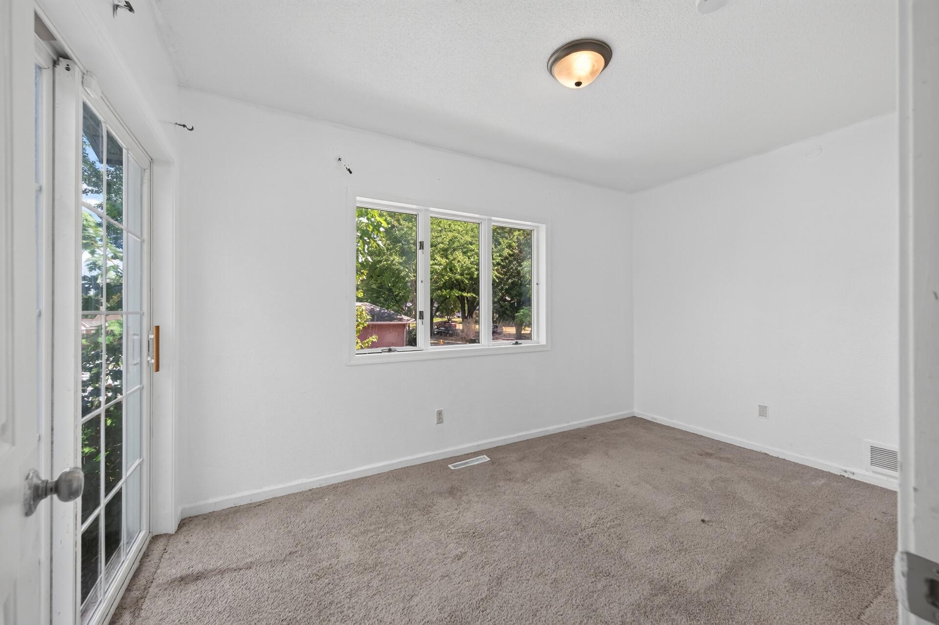 View of Residential at 995 Rose Avenue, Saint Paul MN 55106, Saint Paul (22 of 40) - Mike Wilen | Minnesota Team Real Estate