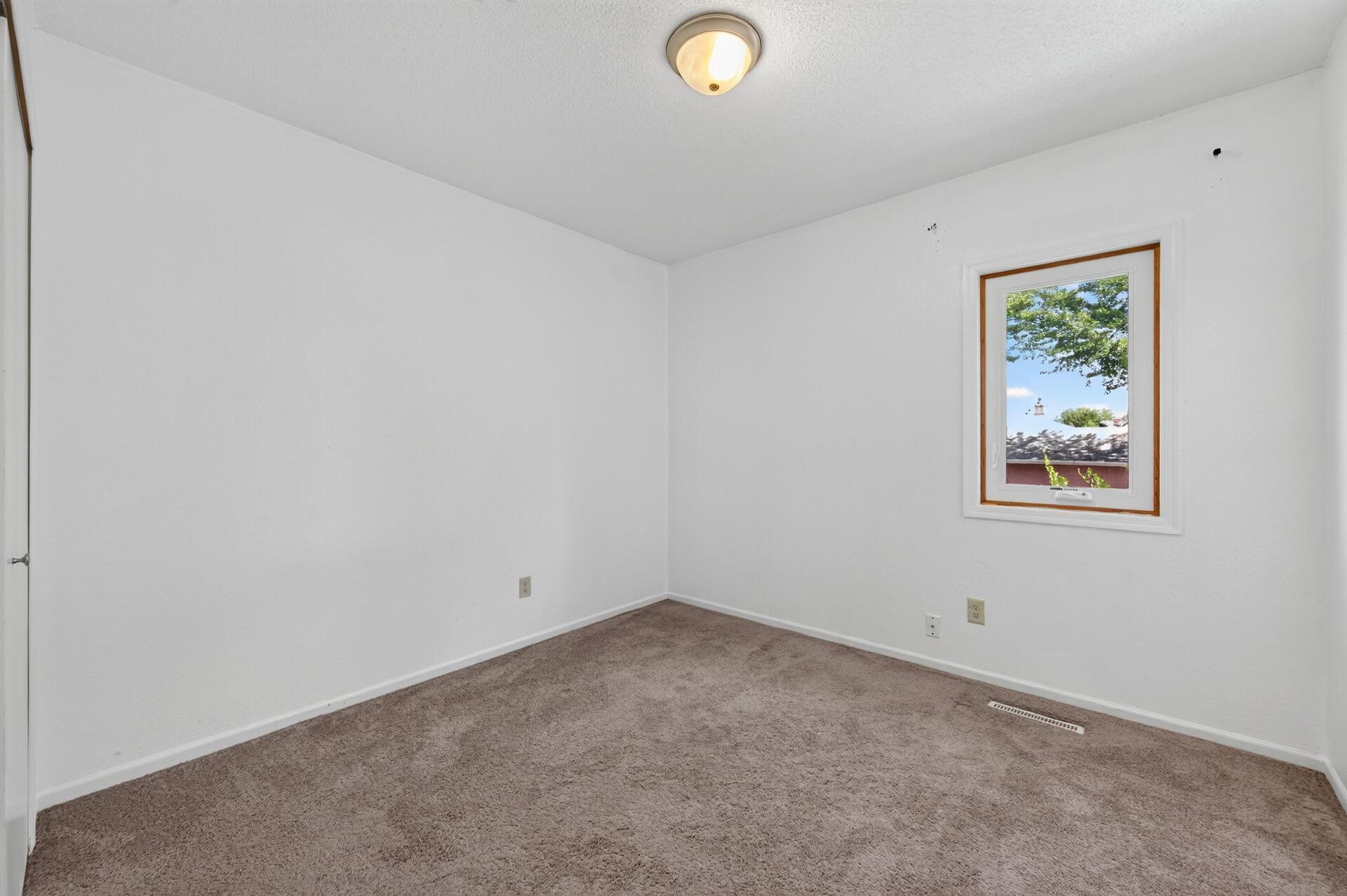 View of Residential at 995 Rose Avenue, Saint Paul MN 55106, Saint Paul (18 of 40) - Mike Wilen | Minnesota Team Real Estate