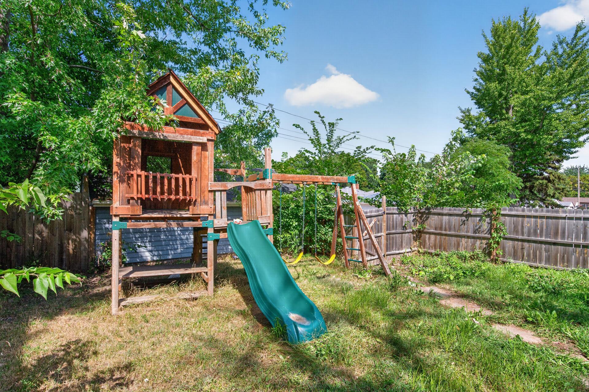 View of Residential at 995 Rose Avenue, Saint Paul MN 55106, Saint Paul (39 of 40) - Mike Wilen | Minnesota Team Real Estate