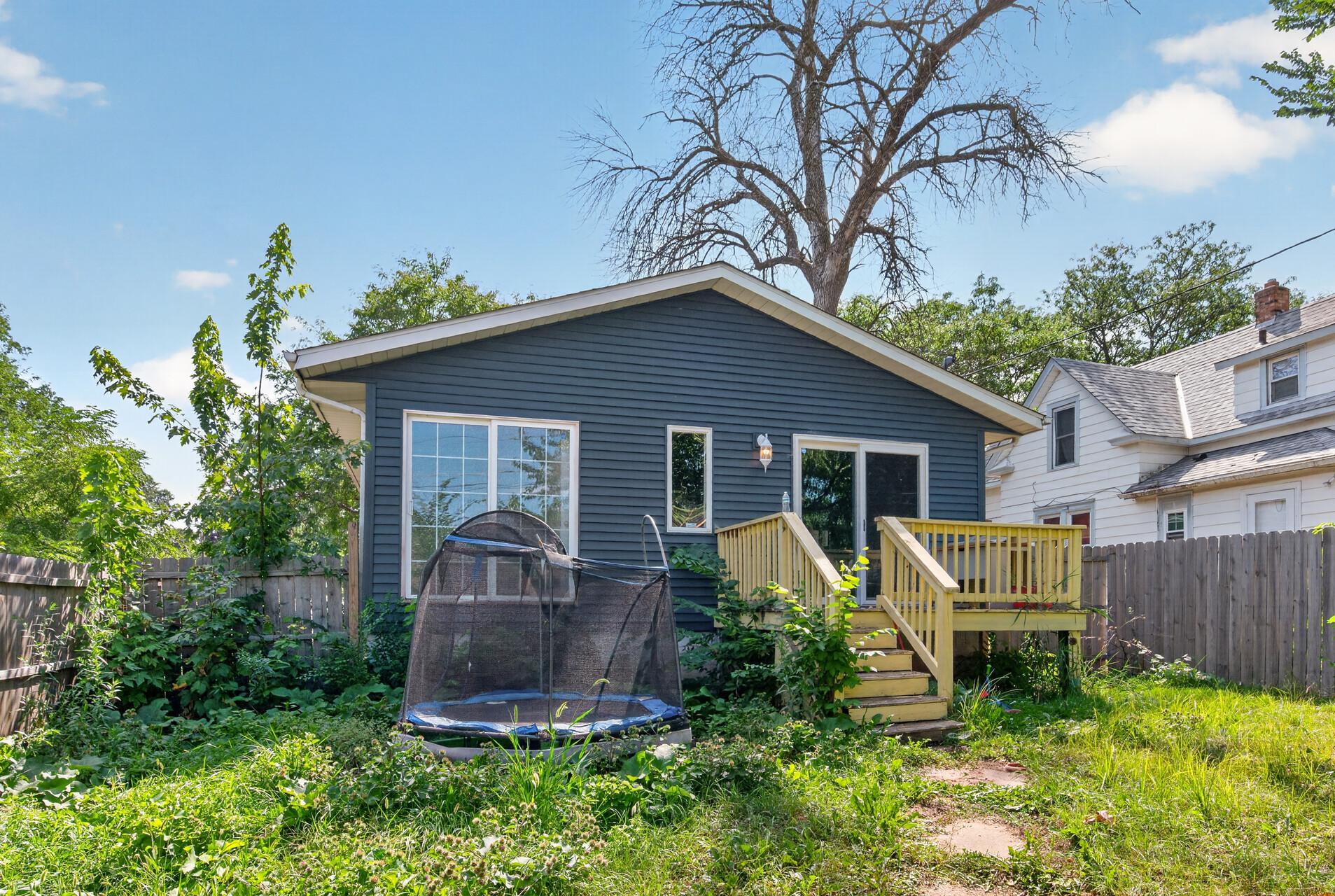 View of Residential at 995 Rose Avenue, Saint Paul MN 55106, Saint Paul (35 of 40) - Mike Wilen | Minnesota Team Real Estate