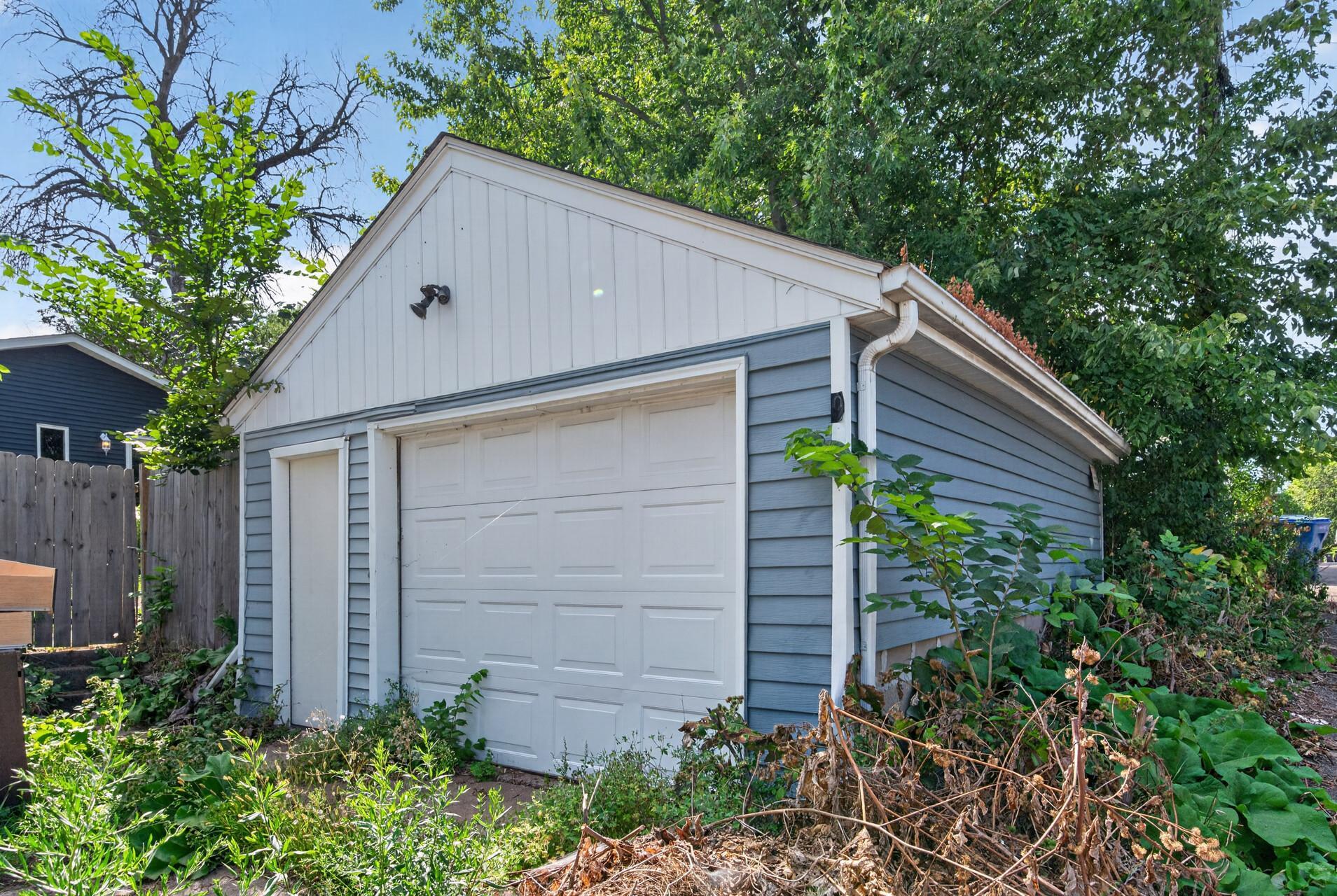 View of Residential at 995 Rose Avenue, Saint Paul MN 55106, Saint Paul (34 of 40) - Mike Wilen | Minnesota Team Real Estate