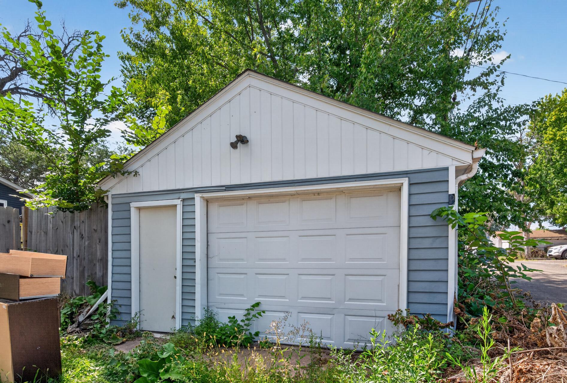 View of Residential at 995 Rose Avenue, Saint Paul MN 55106, Saint Paul (33 of 40) - Mike Wilen | Minnesota Team Real Estate