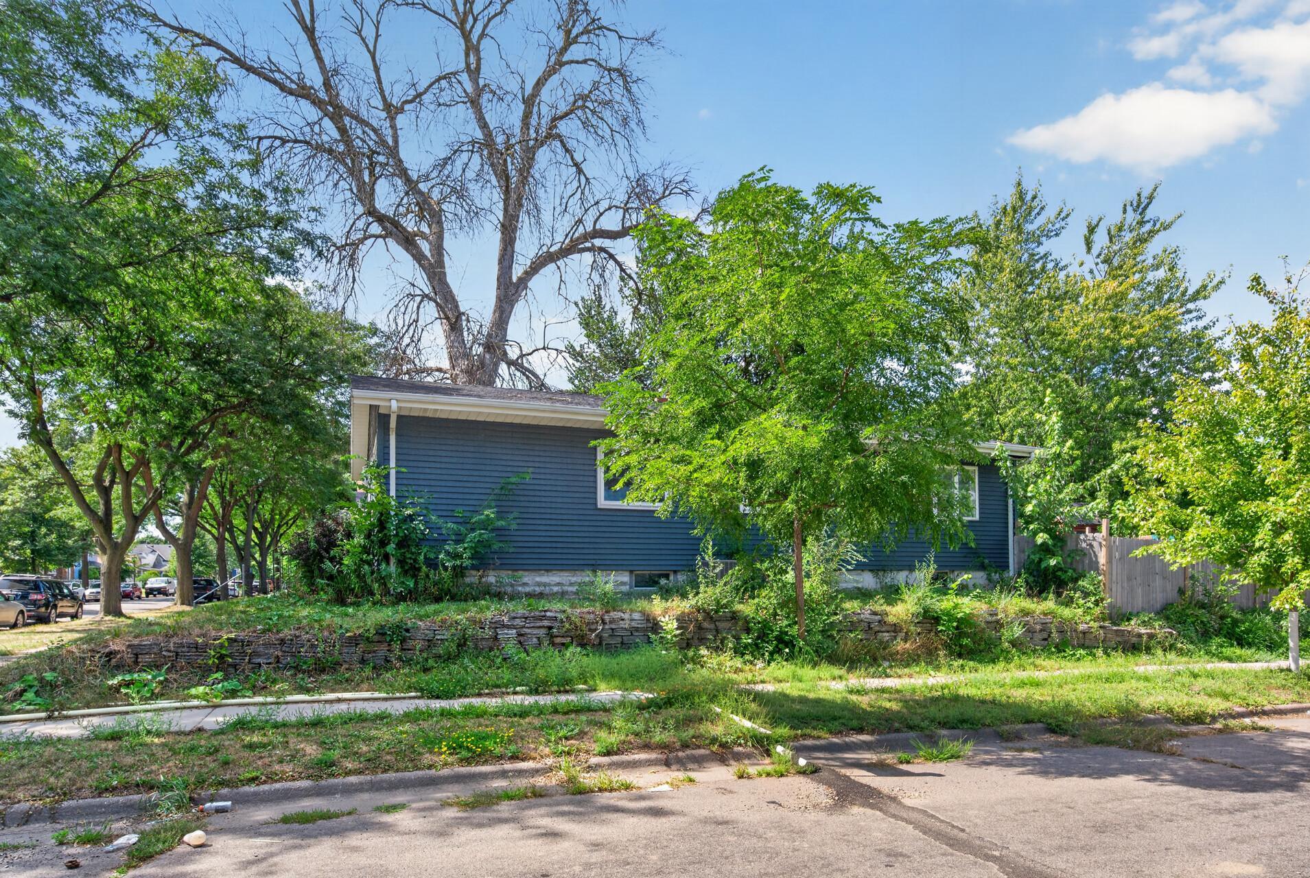 View of Residential at 995 Rose Avenue, Saint Paul MN 55106, Saint Paul (31 of 40) - Mike Wilen | Minnesota Team Real Estate