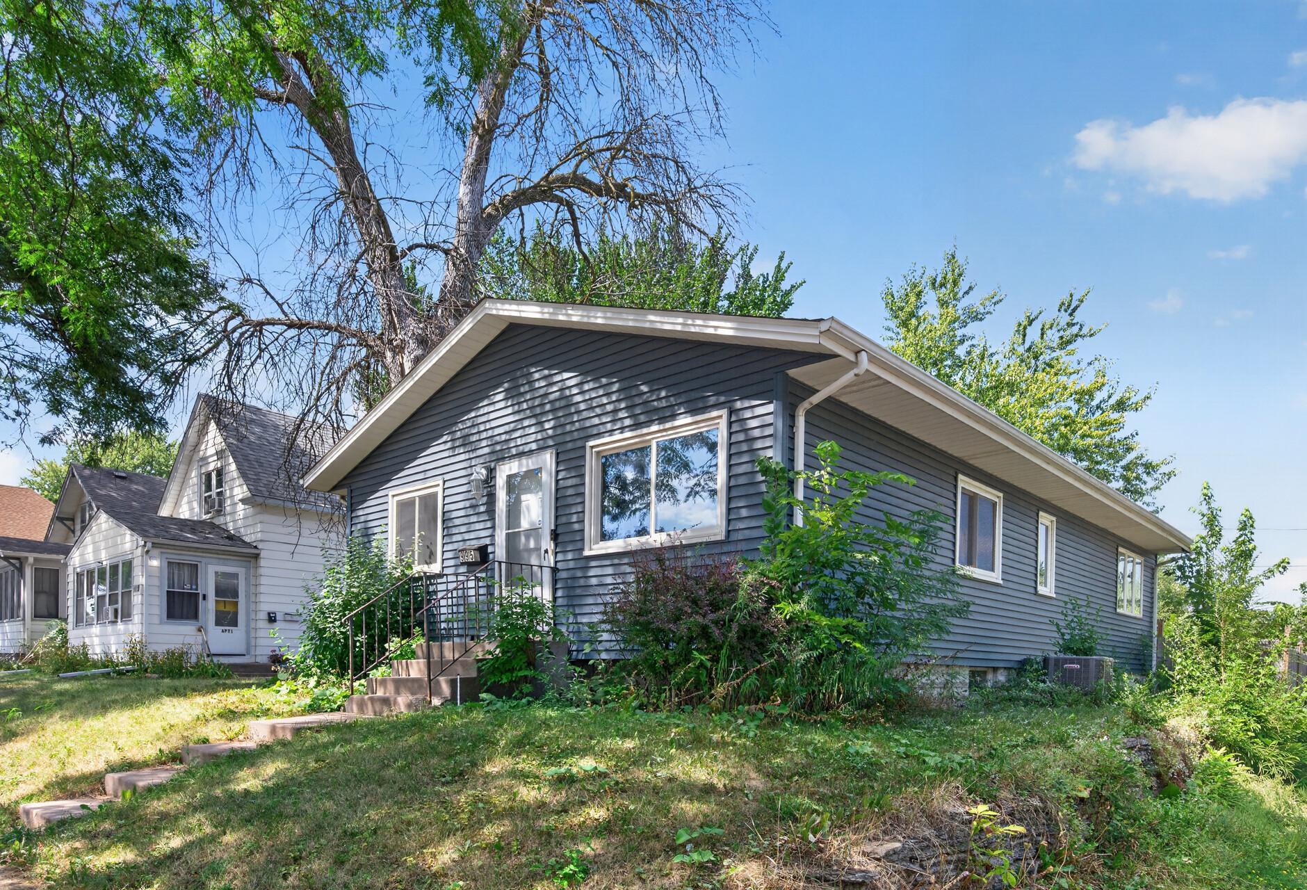 View of Residential at 995 Rose Avenue, Saint Paul MN 55106, Saint Paul (30 of 40) - Mike Wilen | Minnesota Team Real Estate