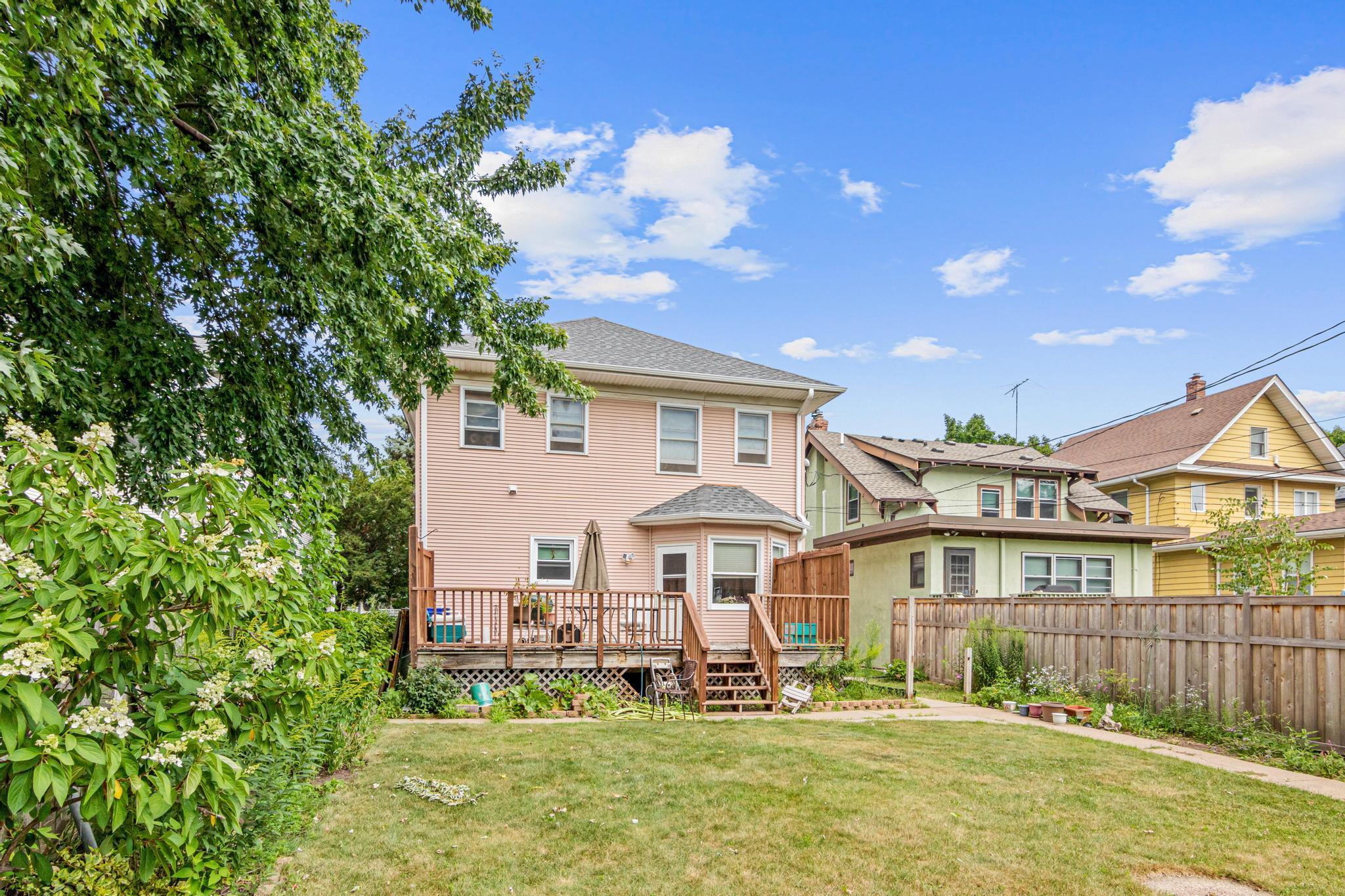View of Residential at 1870 Laurel Avenue, Saint Paul MN 55104, Saint Paul (18 of 26) - Mike Wilen | Minnesota Team Real Estate
