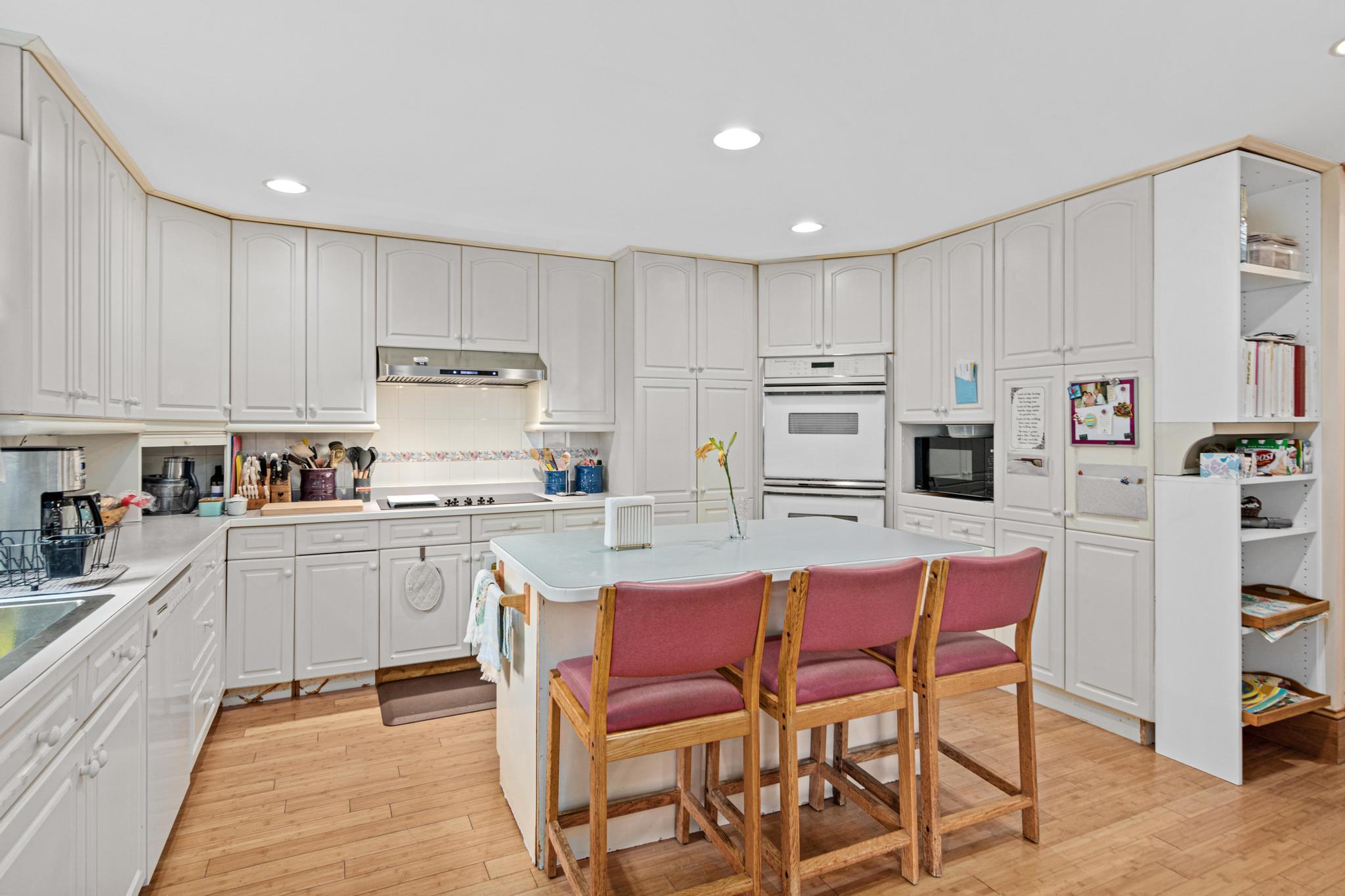 View of Residential at 1870 Laurel Avenue, Saint Paul MN 55104, Saint Paul (4 of 26) - Mike Wilen | Minnesota Team Real Estate