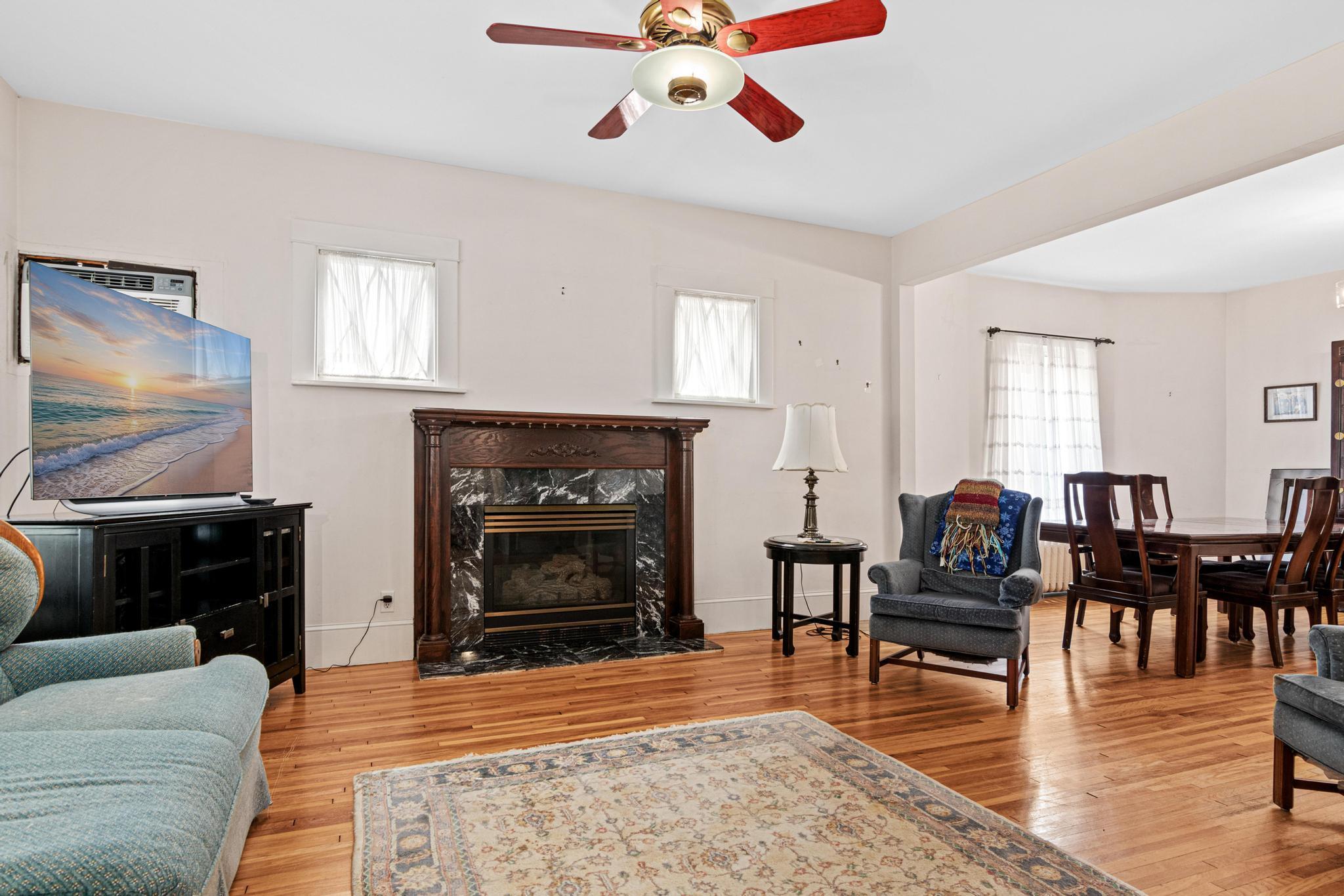 View of Residential at 1870 Laurel Avenue, Saint Paul MN 55104, Saint Paul (8 of 26) - Mike Wilen | Minnesota Team Real Estate