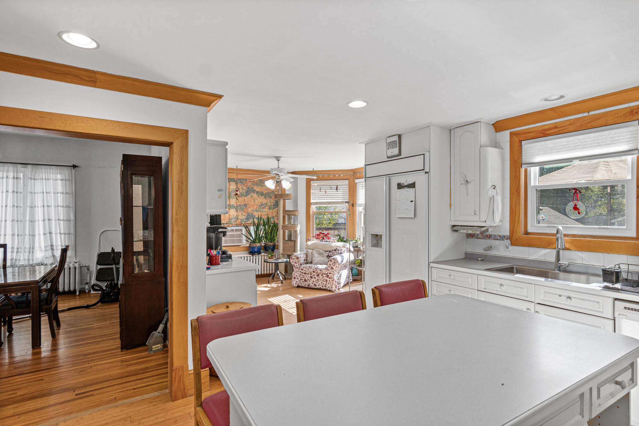 View of Residential at 1870 Laurel Avenue, Saint Paul MN 55104, Saint Paul (6 of 28) - Mike Wilen | Minnesota Team Real Estate
