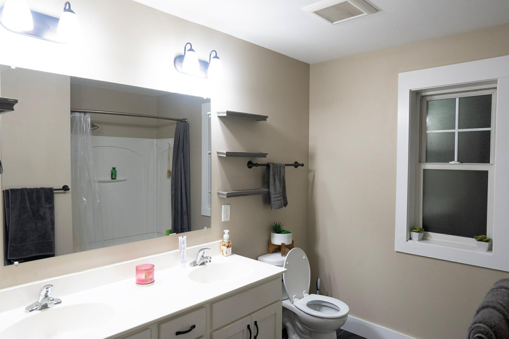 View of Residential at 2611 James Avenue, Minneapolis MN 55411, Minneapolis (23 of 31) - Mike Wilen | Minnesota Team Real Estate