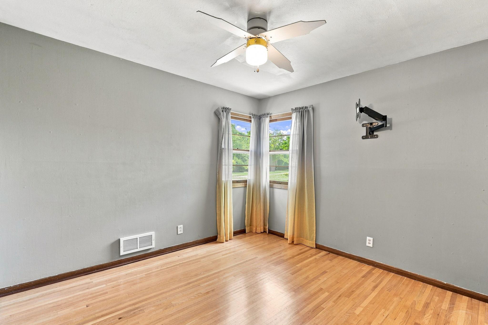 View of Residential at 5355 Northport Drive, Brooklyn Center MN 55429, Brooklyn Center (20 of 38) - Mike Wilen | Minnesota Team Real Estate