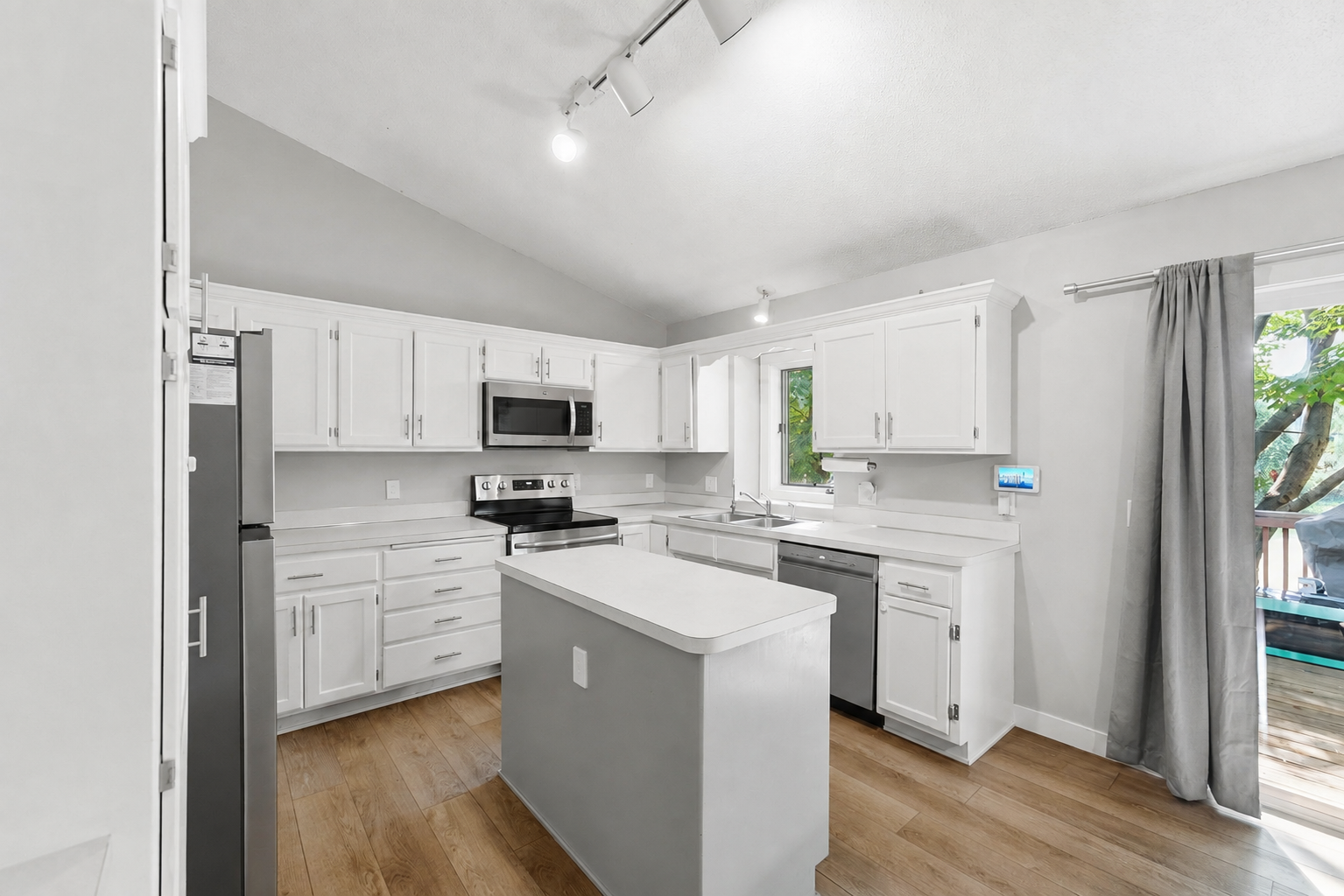 View of Residential at 10920 Xeon Street, Coon Rapids MN 55433, Coon Rapids (2 of 27) - Mike Wilen | Minnesota Team Real Estate