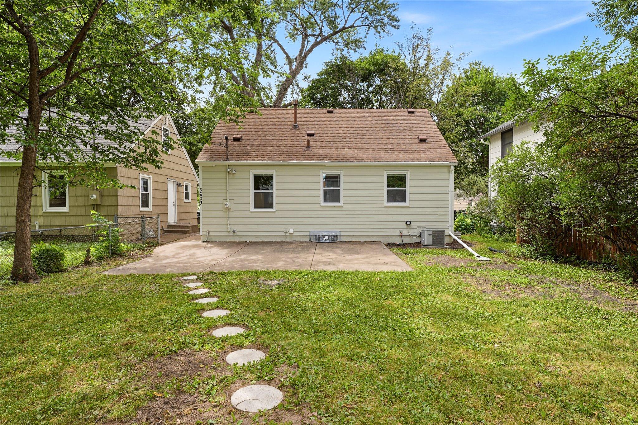 View of Residential at 5609 27th Avenue, Minneapolis MN 55417, Minneapolis (38 of 43) - Mike Wilen | Minnesota Team Real Estate