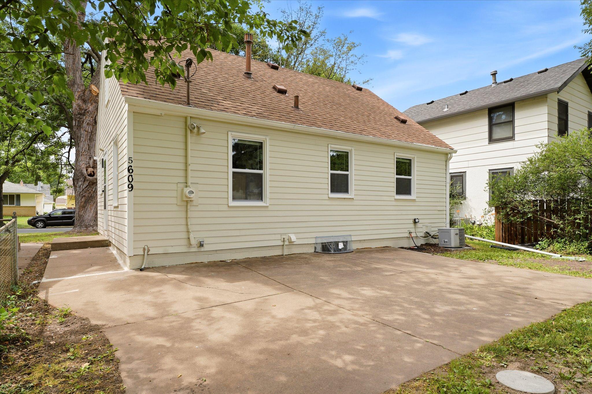View of Residential at 5609 27th Avenue, Minneapolis MN 55417, Minneapolis (37 of 43) - Mike Wilen | Minnesota Team Real Estate
