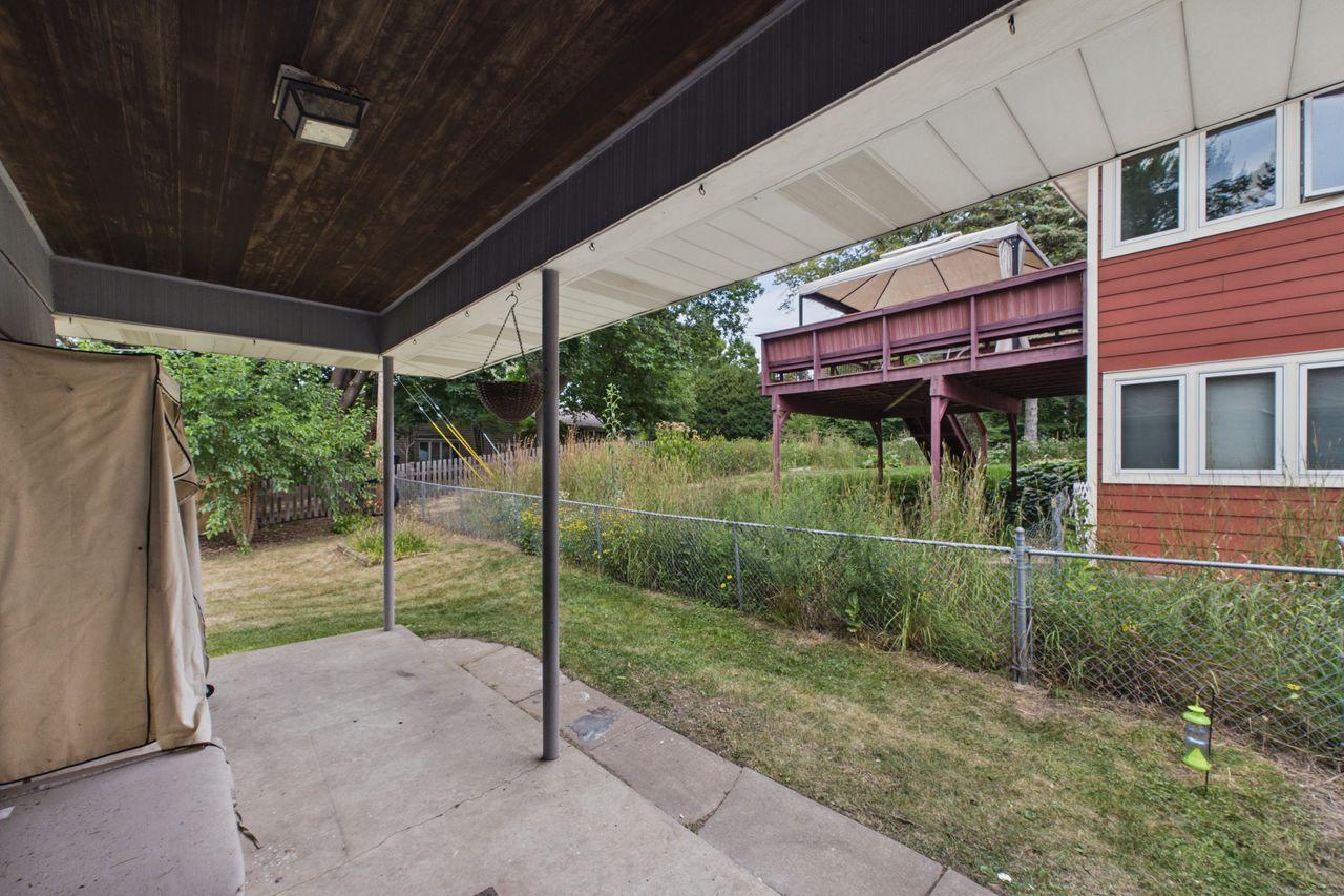 View of Residential at 2085 Rosewood Lane, Roseville MN 55113, Roseville (28 of 30) - Mike Wilen | Minnesota Team Real Estate