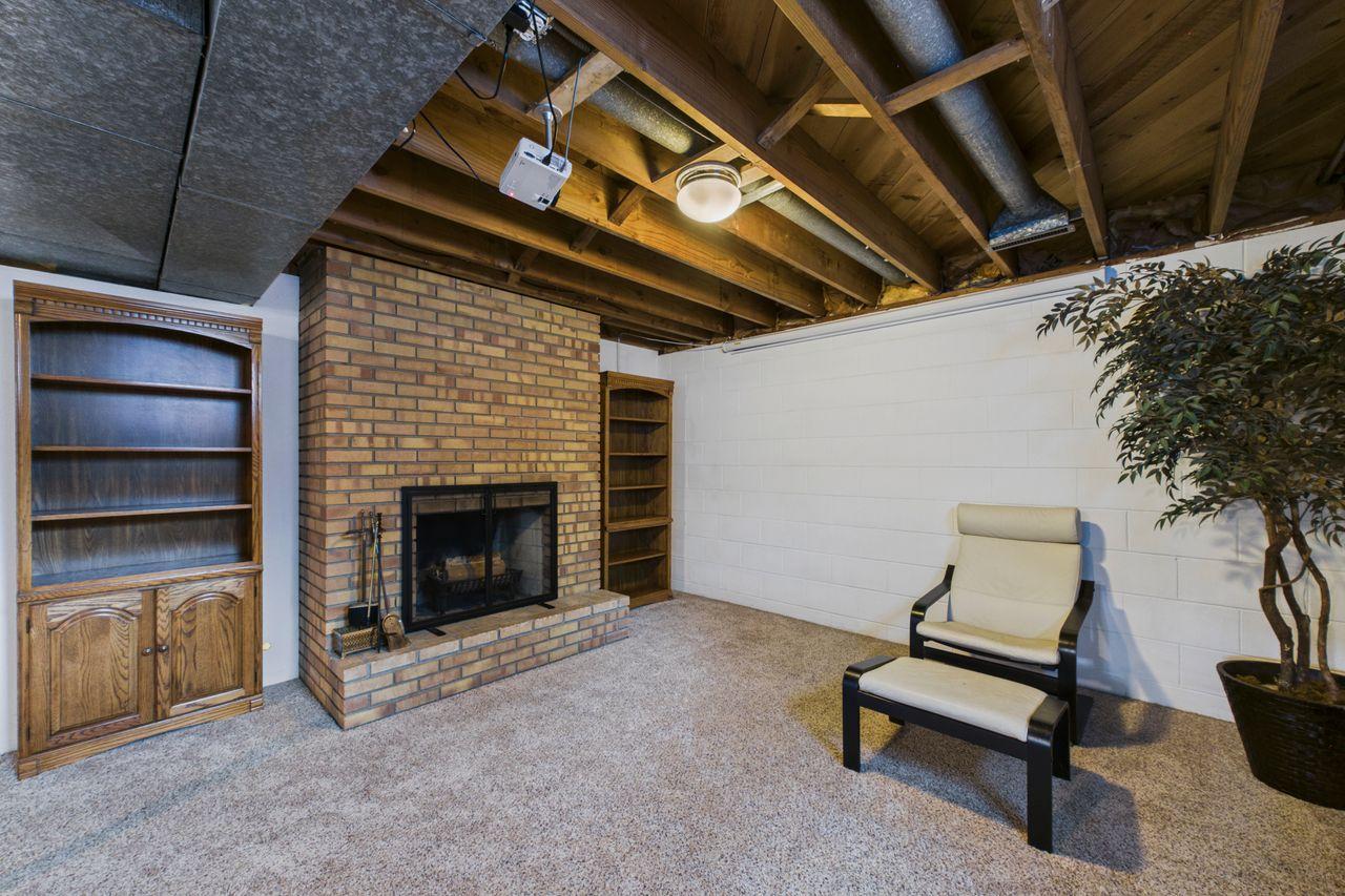 View of Residential at 2085 Rosewood Lane, Roseville MN 55113, Roseville (20 of 30) - Mike Wilen | Minnesota Team Real Estate