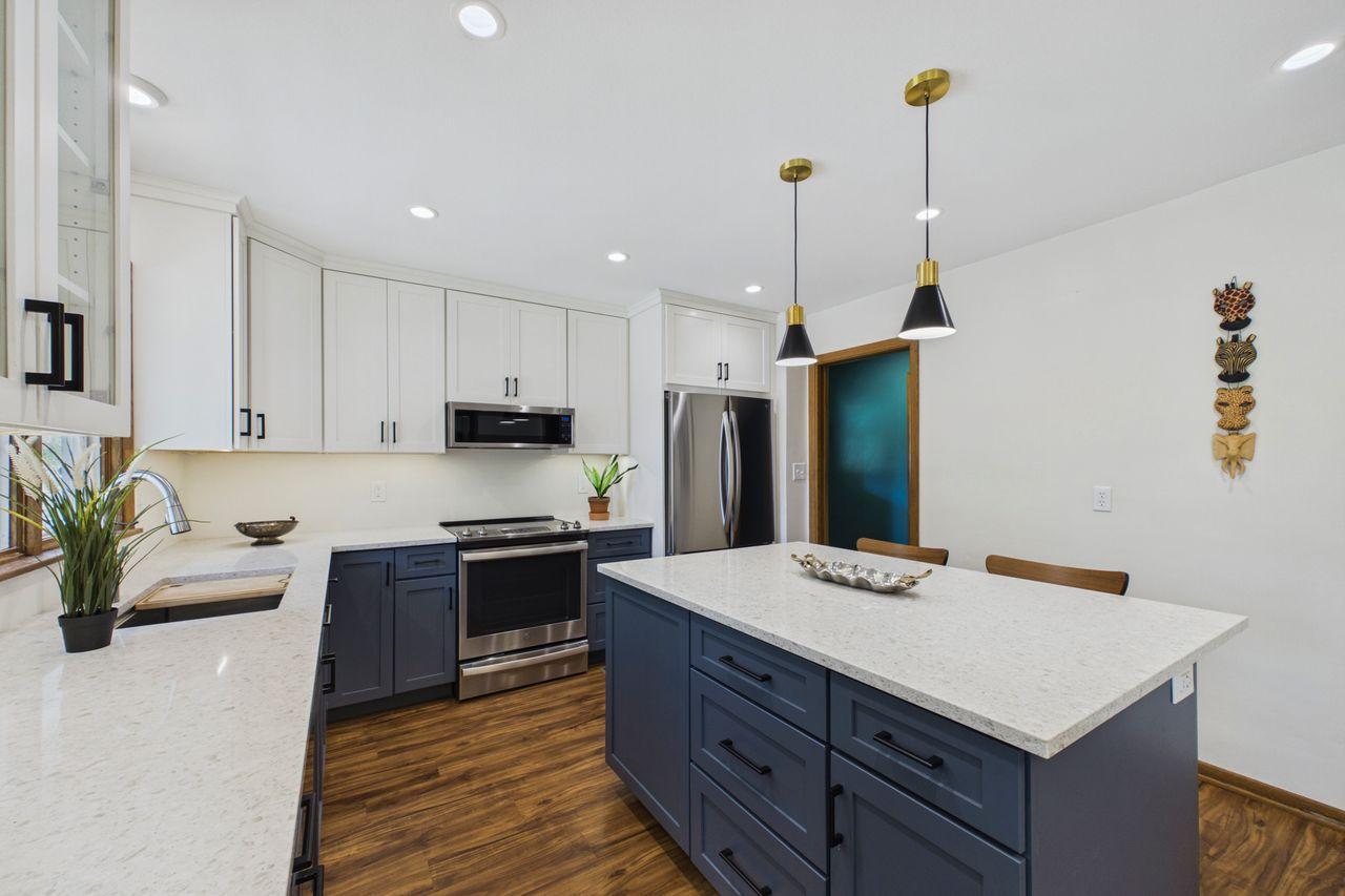 View of Residential at 2085 Rosewood Lane, Roseville MN 55113, Roseville (13 of 30) - Mike Wilen | Minnesota Team Real Estate