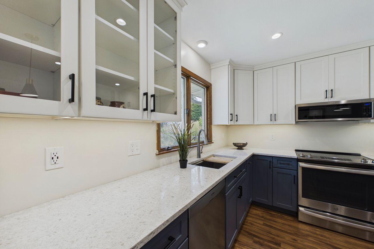 View of Residential at 2085 Rosewood Lane, Roseville MN 55113, Roseville (12 of 30) - Mike Wilen | Minnesota Team Real Estate
