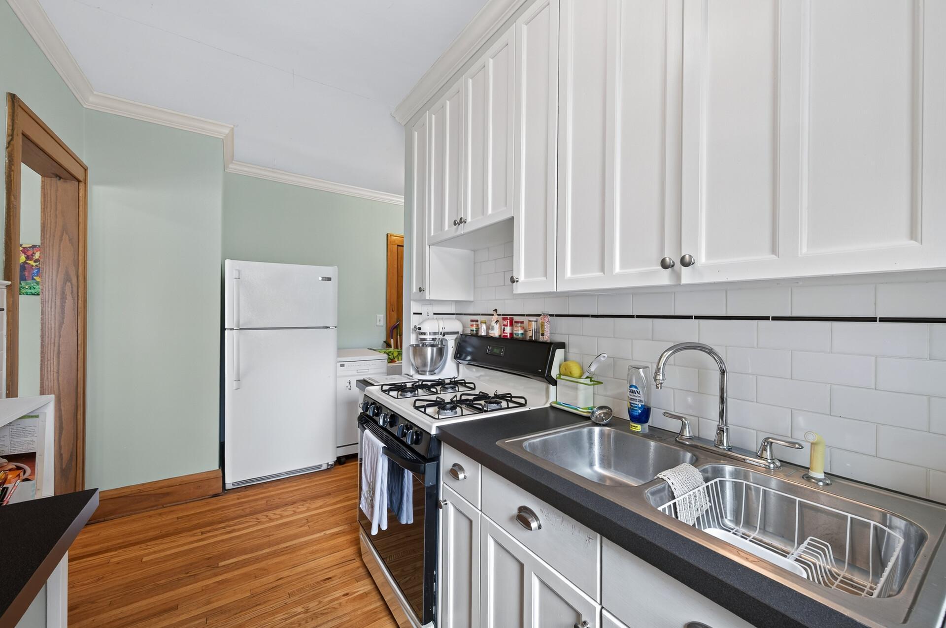 View of Residential at 3701 Grand Avenue #3, Minneapolis MN 55409, Minneapolis (10 of 19) - Mike Wilen | Minnesota Team Real Estate