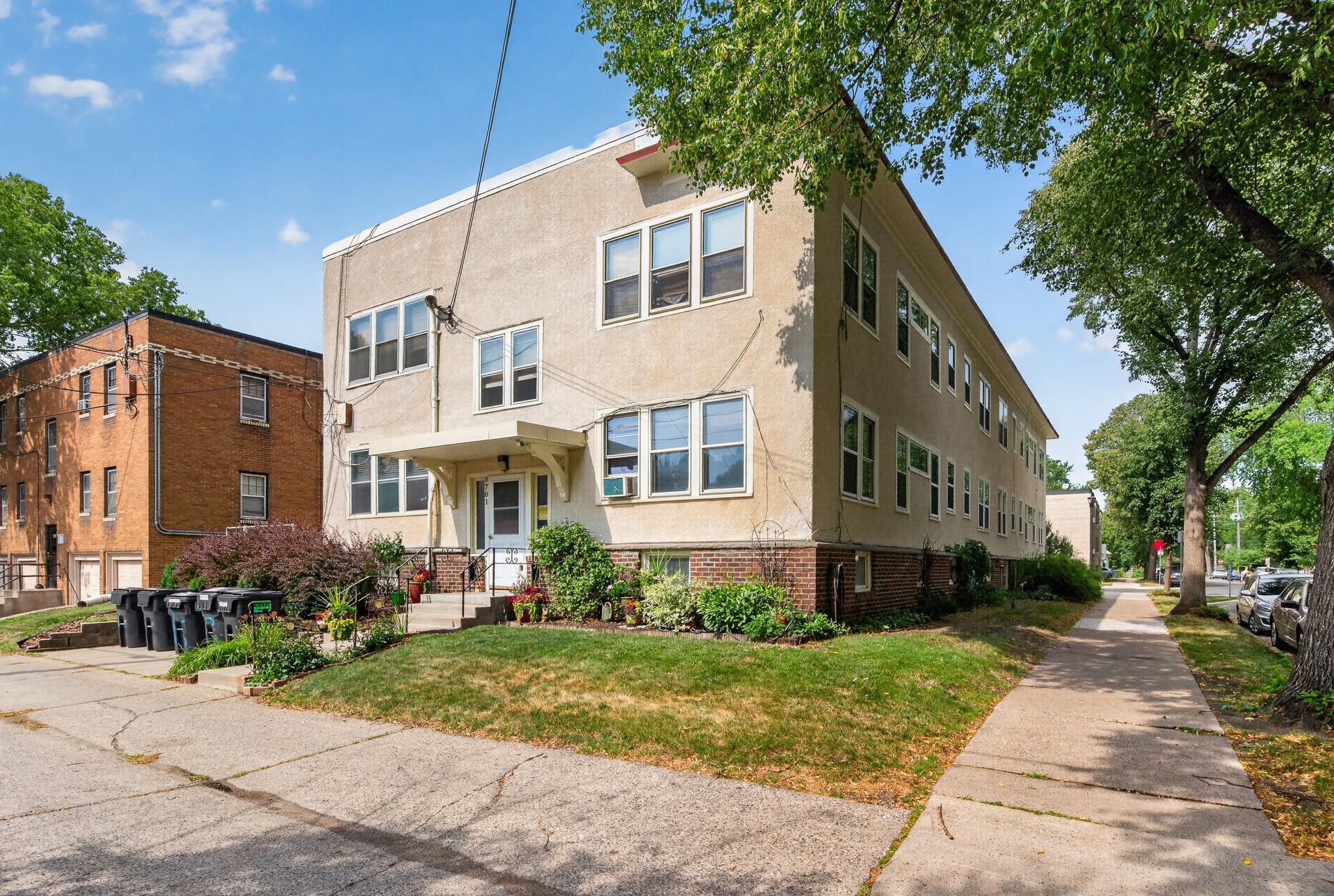 View of Residential at 3701 Grand Avenue #3, Minneapolis MN 55409, Minneapolis (17 of 19) - Mike Wilen | Minnesota Team Real Estate