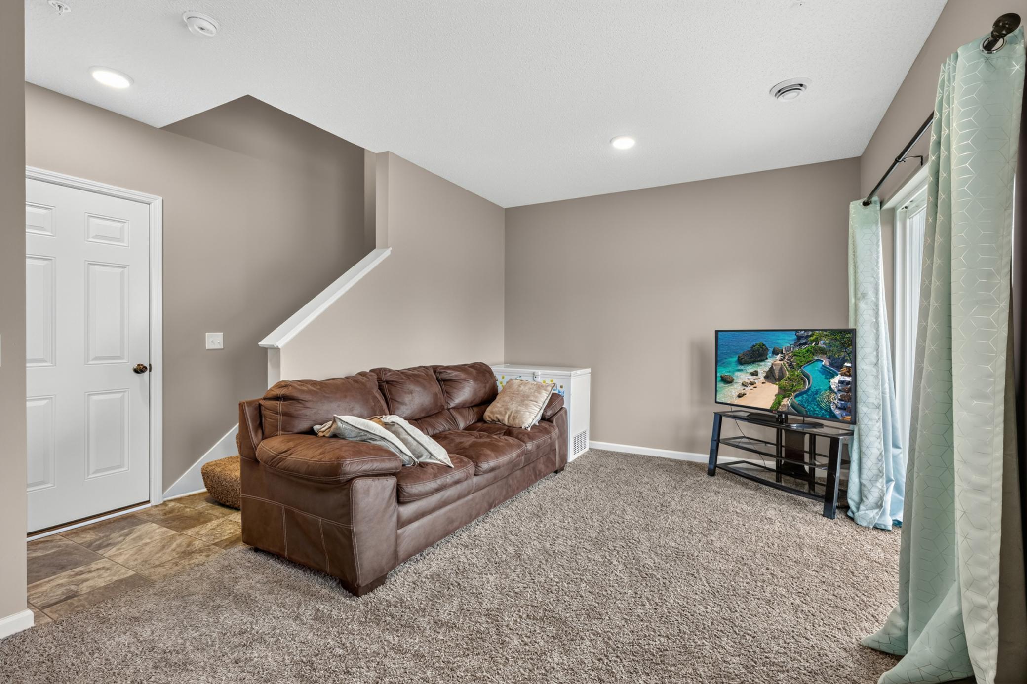 View of Residential at 1671 Windigo Lane, Shakopee MN 55379, Shakopee (4 of 33) - Mike Wilen | Minnesota Team Real Estate