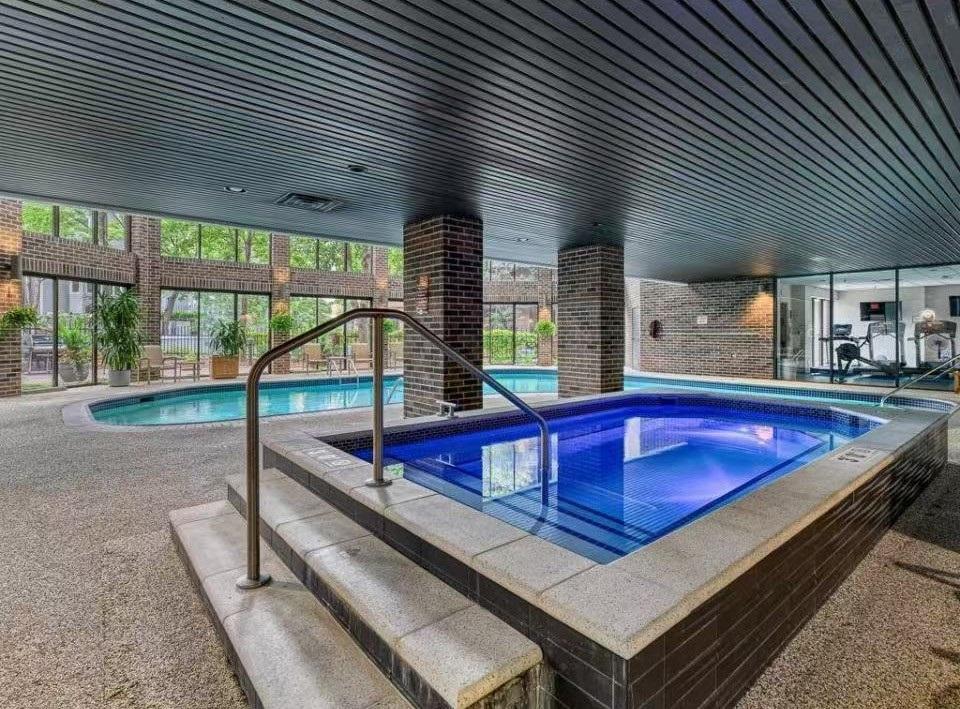 View of Residential at 1235 Yale Place #1701, Minneapolis MN 55403, Minneapolis (55 of 85) - Mike Wilen | Minnesota Team Real Estate
