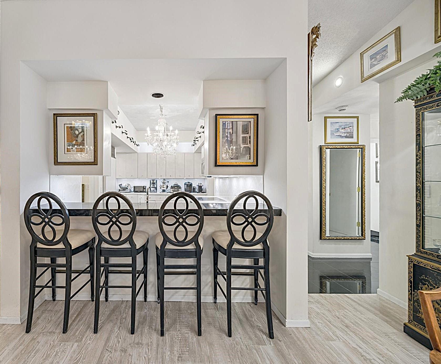 View of Residential at 1235 Yale Place #1701, Minneapolis MN 55403, Minneapolis (31 of 85) - Mike Wilen | Minnesota Team Real Estate