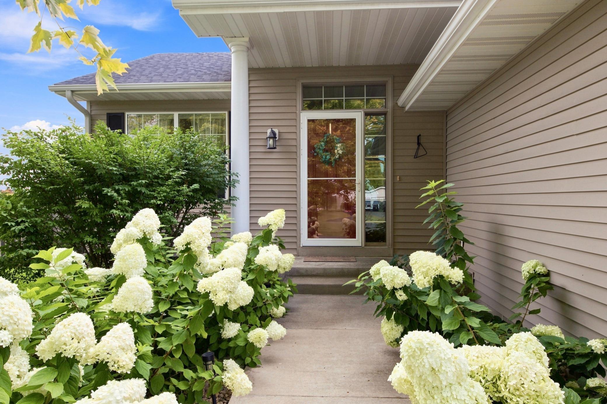 View of Residential at 809 Morningside Place, Belle Plaine MN 56011, Belle Plaine (6 of 39) - Mike Wilen | Minnesota Team Real Estate