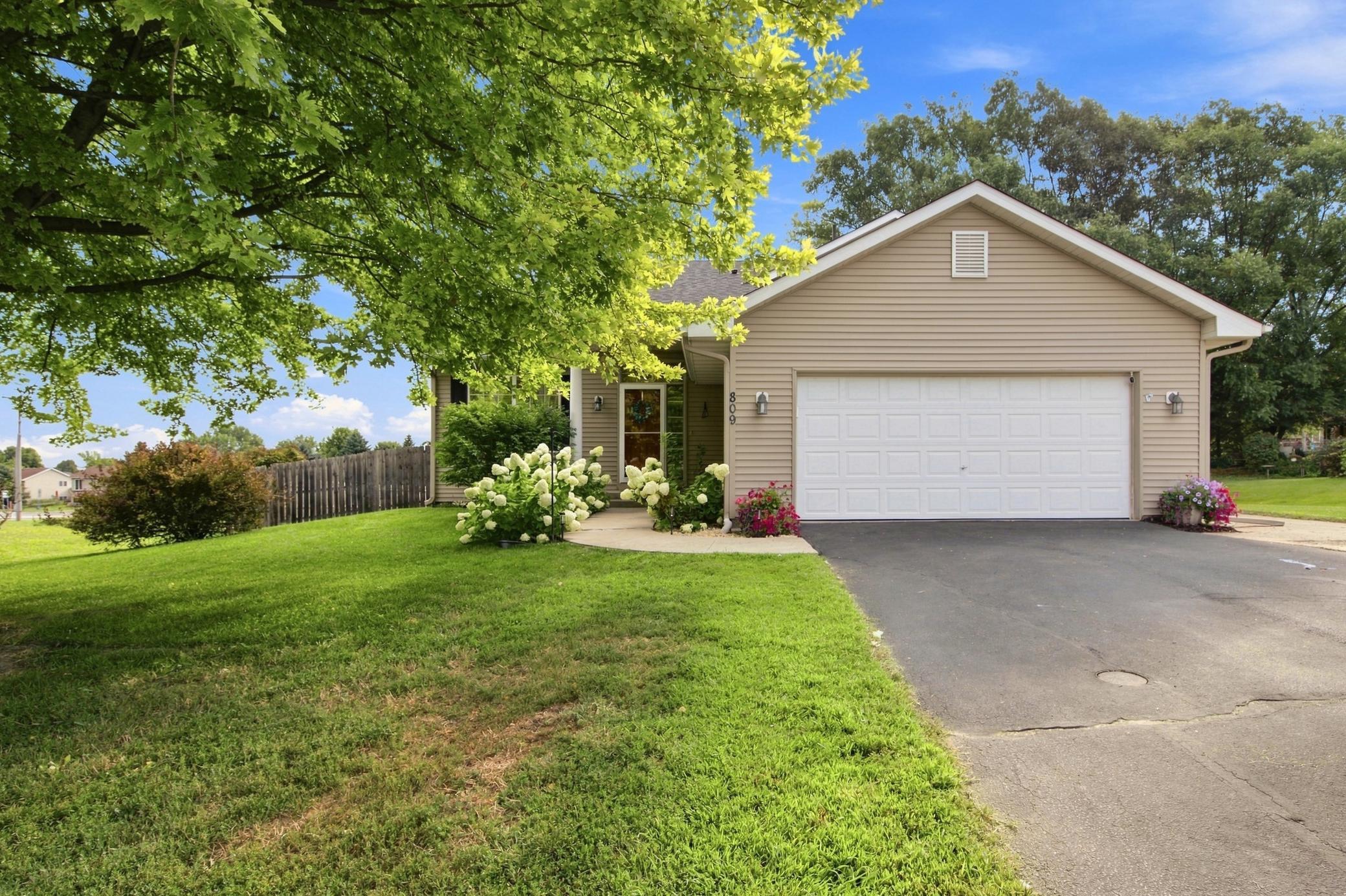 View of Residential at 809 Morningside Place, Belle Plaine MN 56011, Belle Plaine (34 of 39) - Mike Wilen | Minnesota Team Real Estate