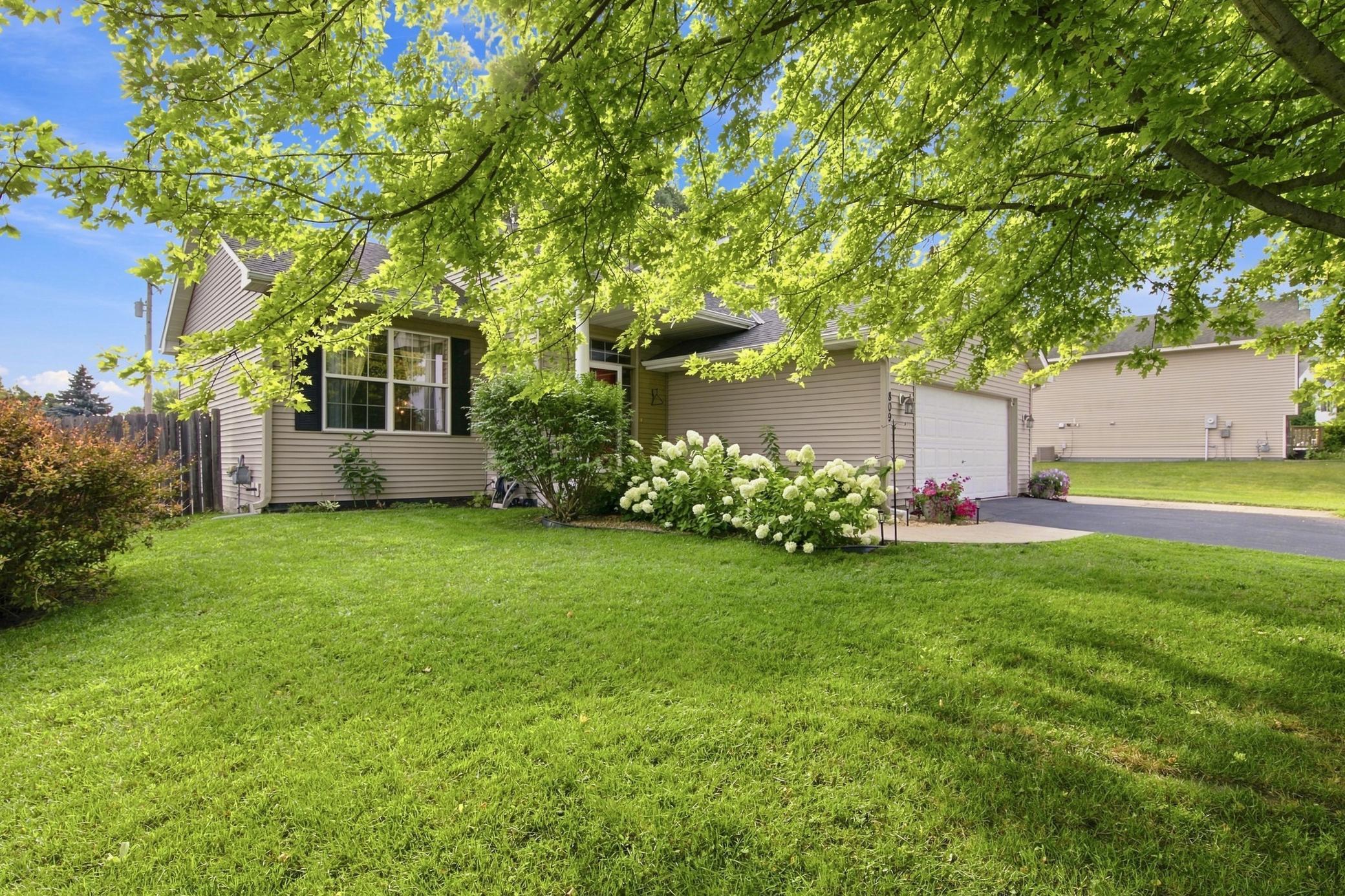 View of Residential at 809 Morningside Place, Belle Plaine MN 56011, Belle Plaine (35 of 39) - Mike Wilen | Minnesota Team Real Estate