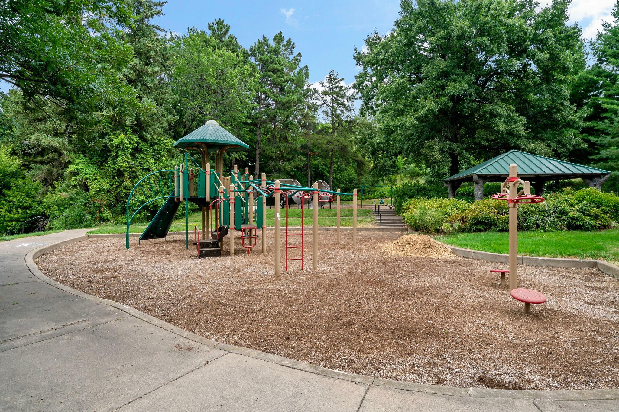 View of Residential at 842 Sterling Street, Maplewood MN 55119, Maplewood (54 of 60) - Mike Wilen | Minnesota Team Real Estate