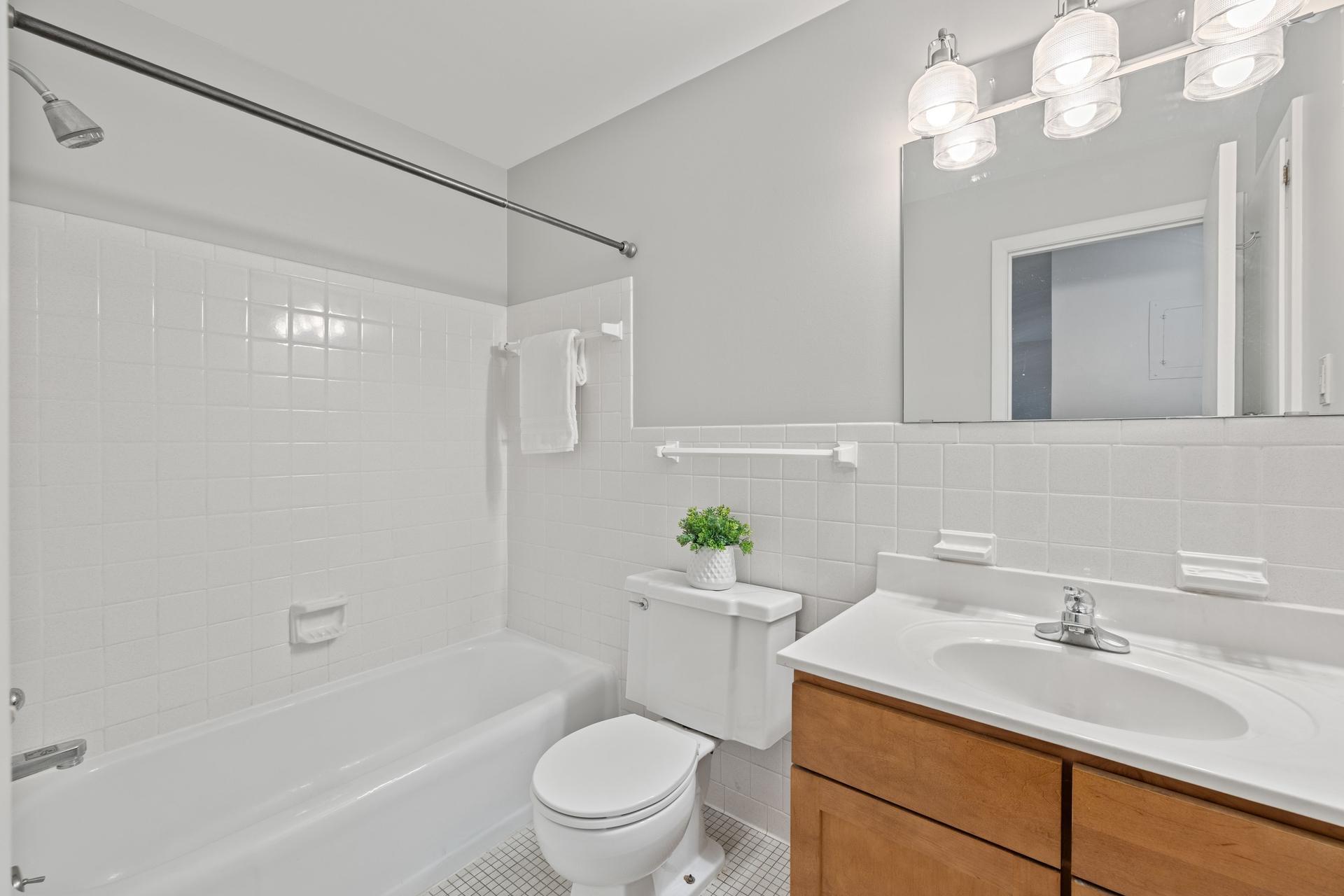 View of Residential at 4400 Upton Avenue #203, Minneapolis MN 55410, Minneapolis (8 of 15) - Mike Wilen | Minnesota Team Real Estate