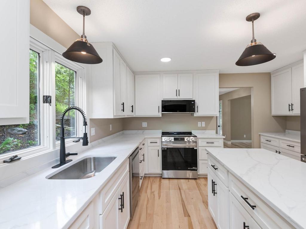 View of Residential at 4816 Kingsdale Drive, Bloomington MN 55437, Bloomington (13 of 52) - Mike Wilen | Minnesota Team Real Estate