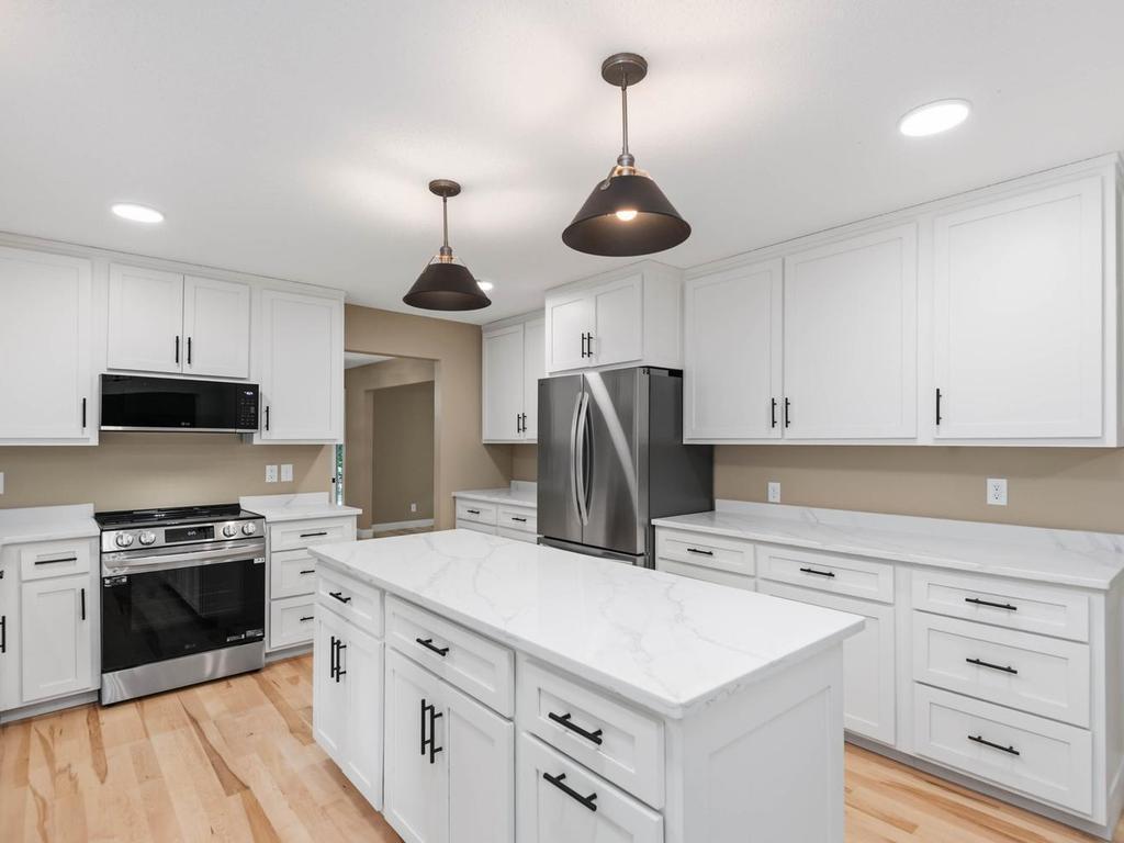 View of Residential at 4816 Kingsdale Drive, Bloomington MN 55437, Bloomington (14 of 52) - Mike Wilen | Minnesota Team Real Estate
