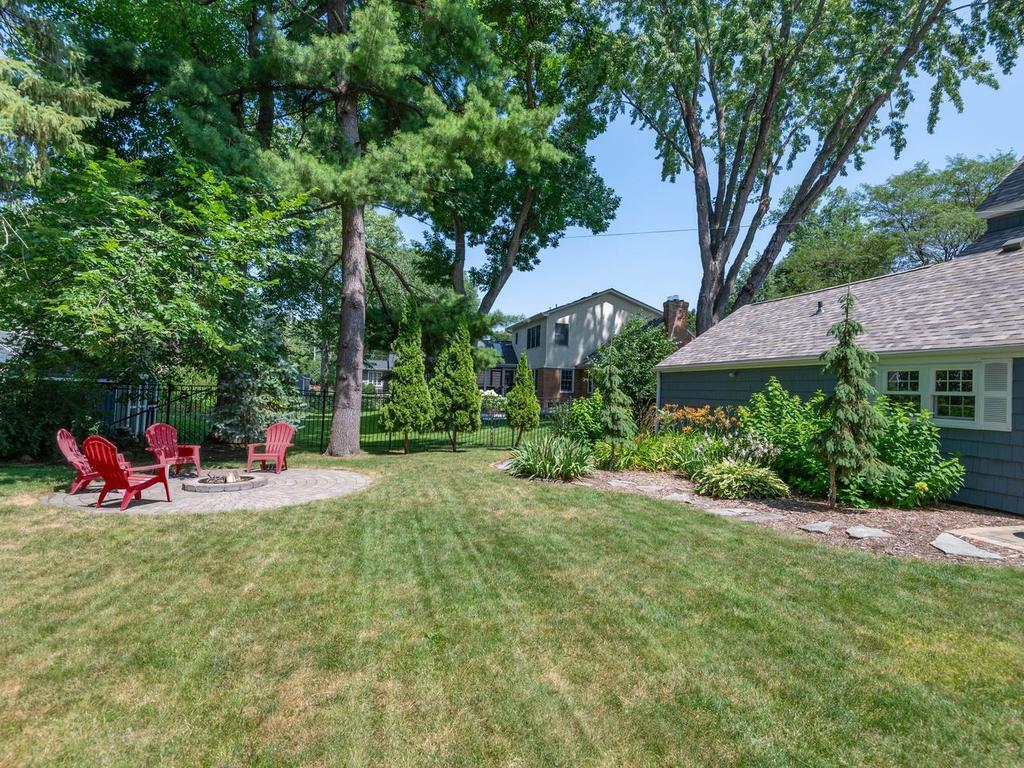 View of Residential at 220 Holly Road, Hopkins MN 55343, Hopkins (34 of 40) - Mike Wilen | Minnesota Team Real Estate