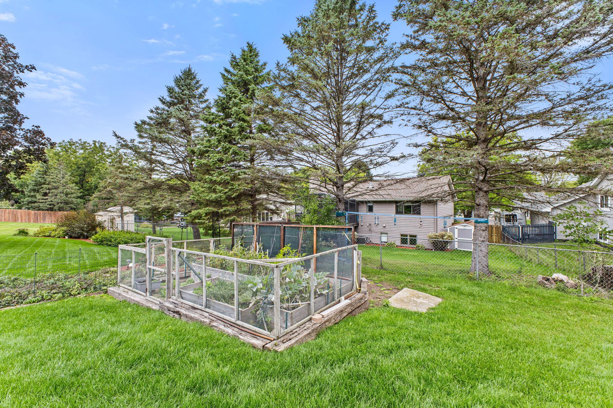 View of Residential at 13762 93rd Place, Maple Grove MN 55369, Maple Grove (32 of 36) - Mike Wilen | Minnesota Team Real Estate